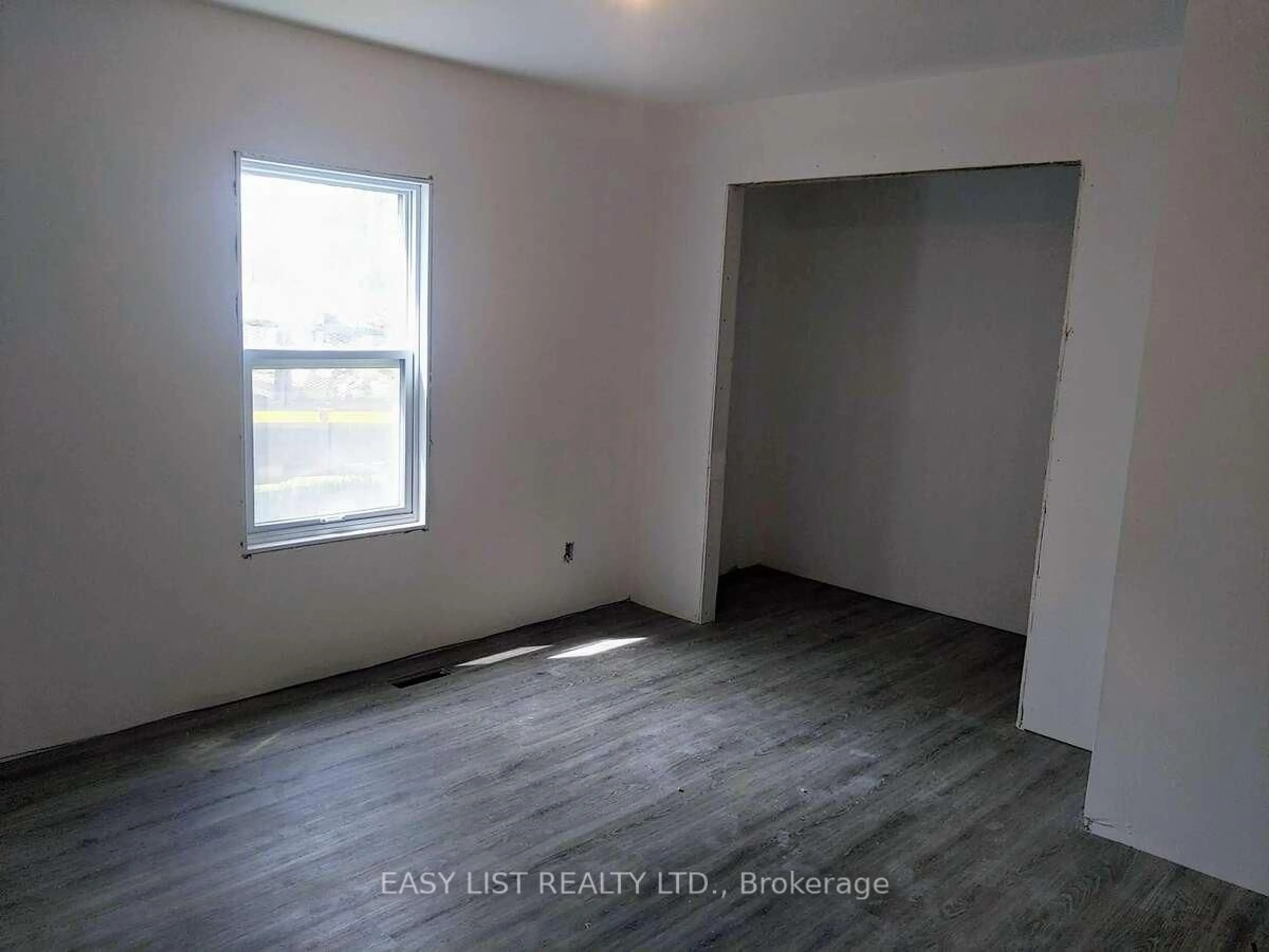 A pic of a room for 35 Dain Ave, Welland Ontario L3B 3E4