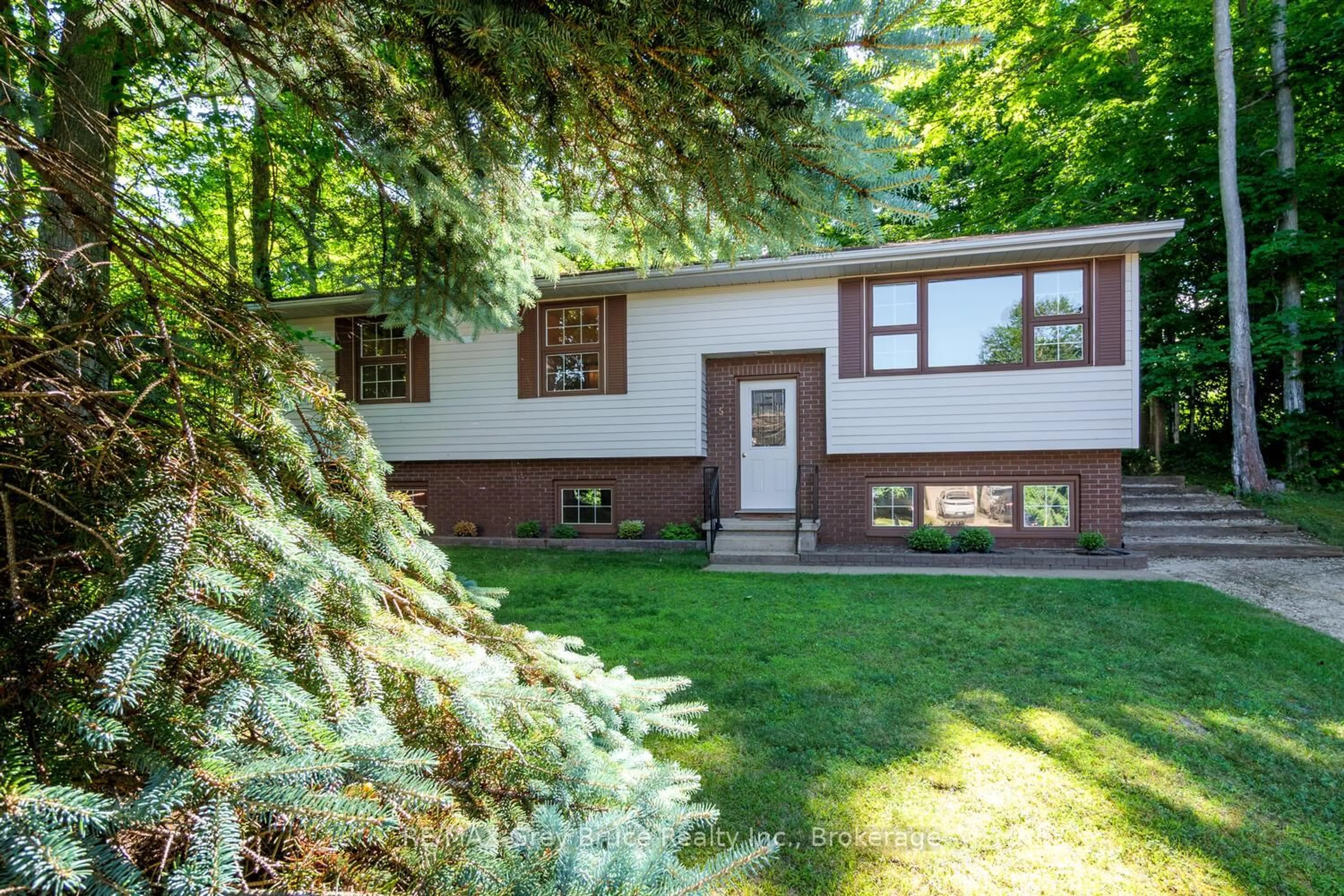 Home with vinyl exterior material, unknown for 5 Carson Lake Cres, South Bruce Peninsula Ontario N0H 2G0