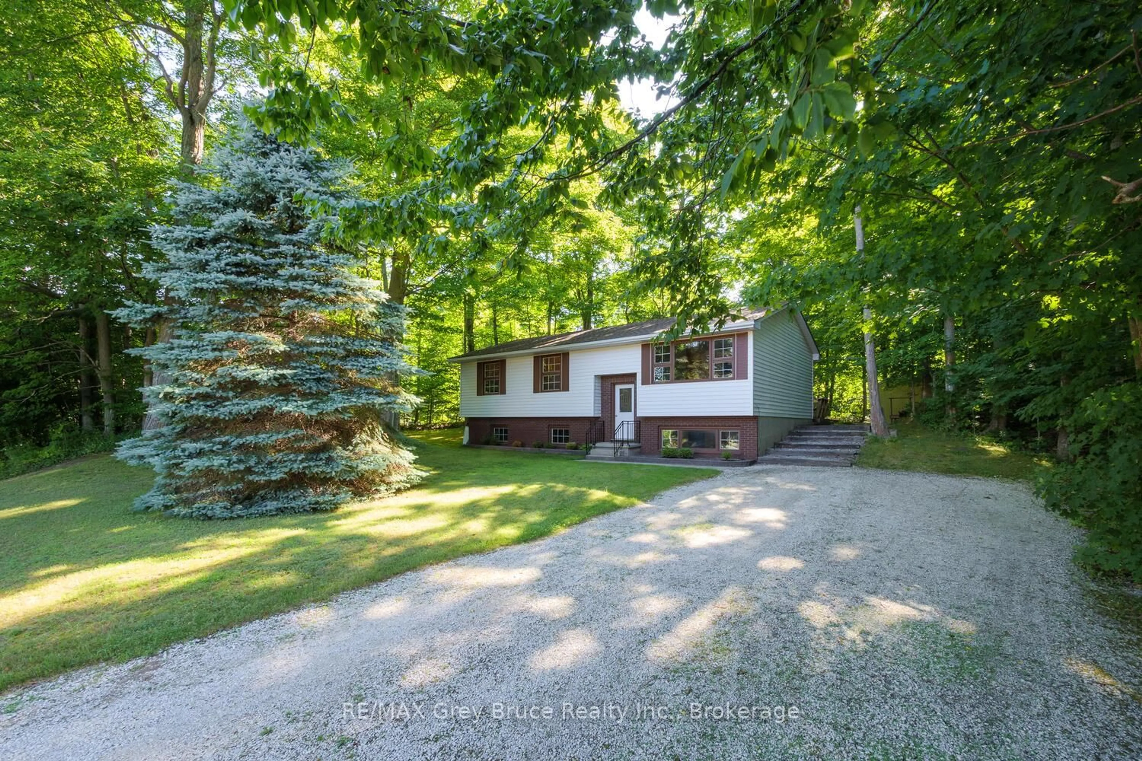 Home with vinyl exterior material, unknown for 5 Carson Lake Cres, South Bruce Peninsula Ontario N0H 2G0