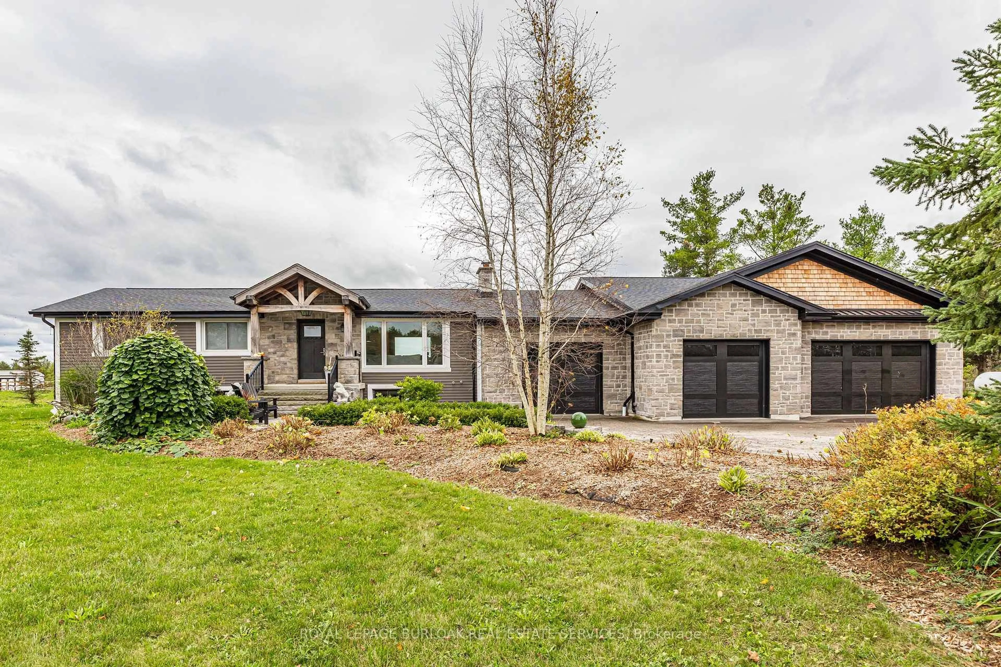 Home with brick exterior material, unknown for 1506 6th Con Rd, Hamilton Ontario L0R 1V0