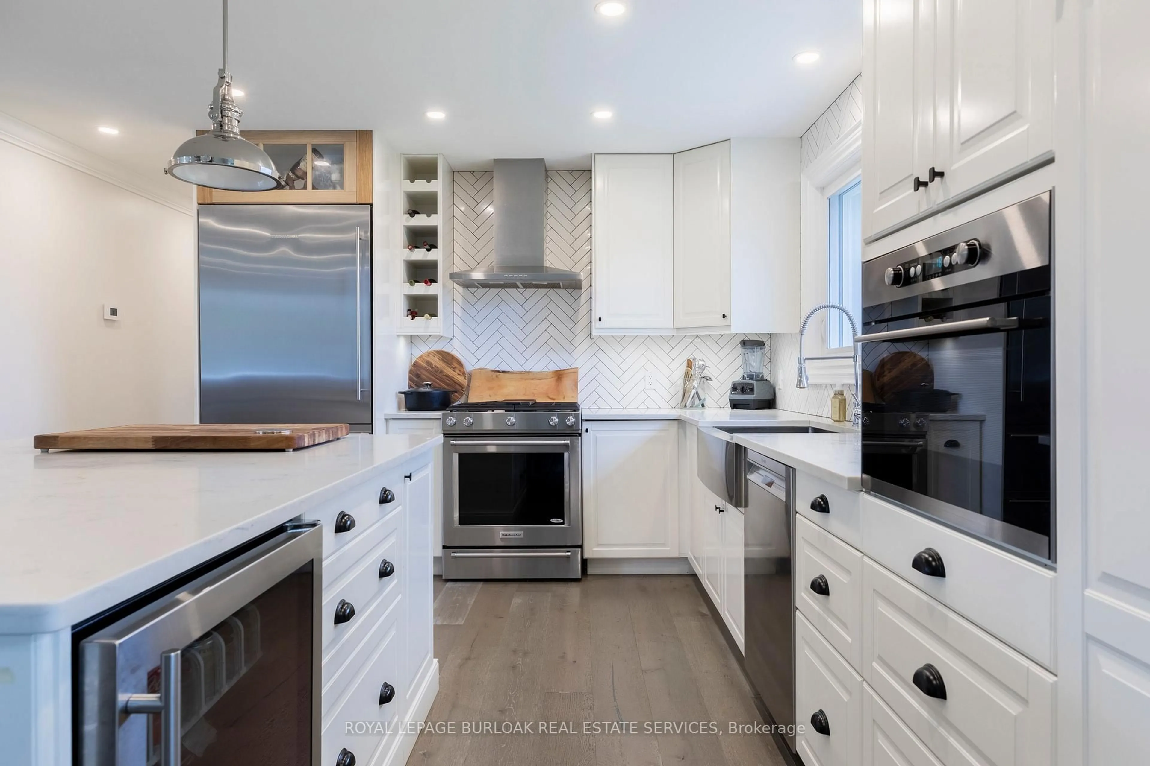 Contemporary kitchen, ceramic/tile floor for 1506 6th Con Rd, Hamilton Ontario L0R 1V0