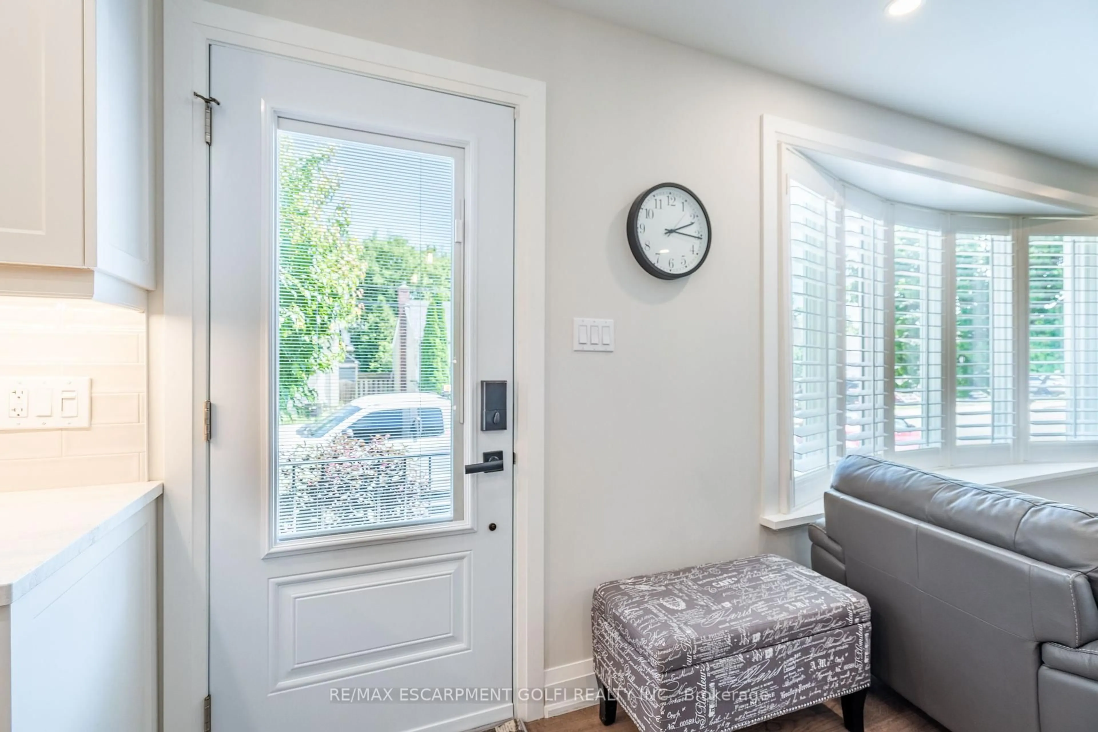 Indoor entryway for 38 Salem Ave, Hamilton Ontario L9A 3V9