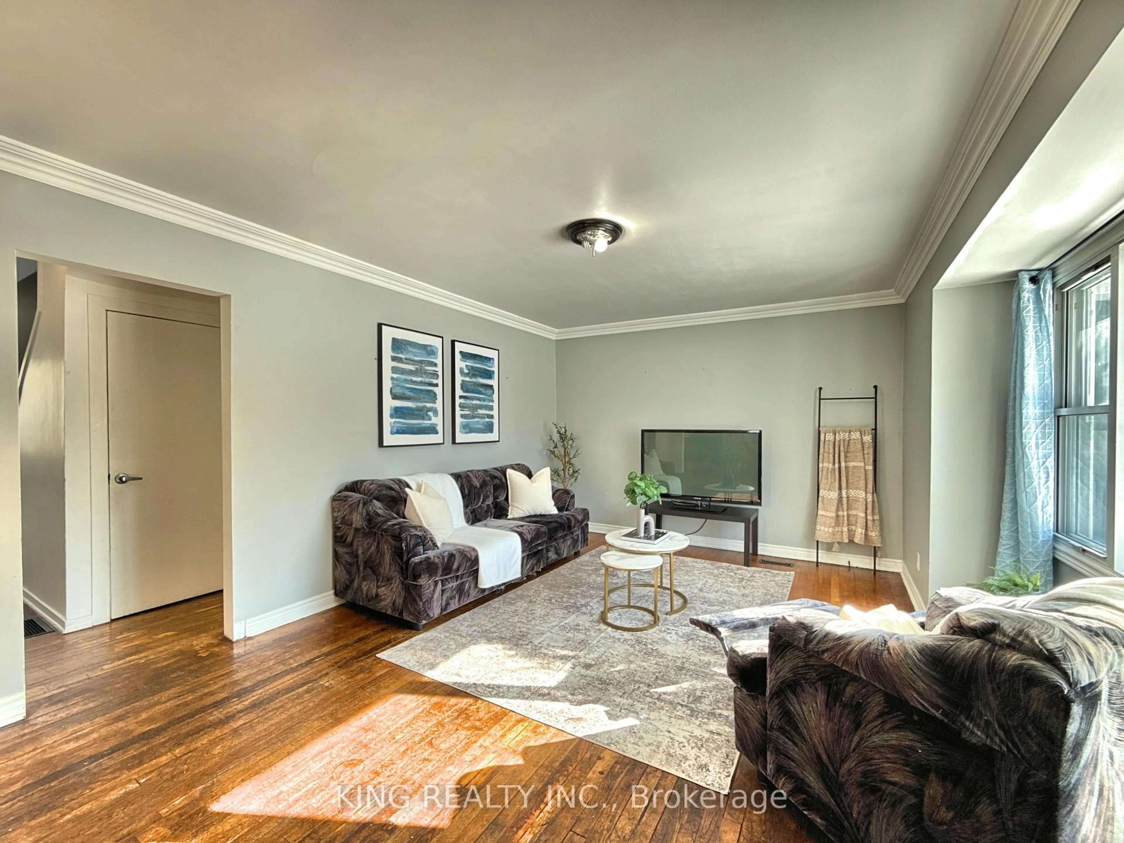 Living room with furniture, unknown for 206 Rhine Ave, London East Ontario N5Y 1C6