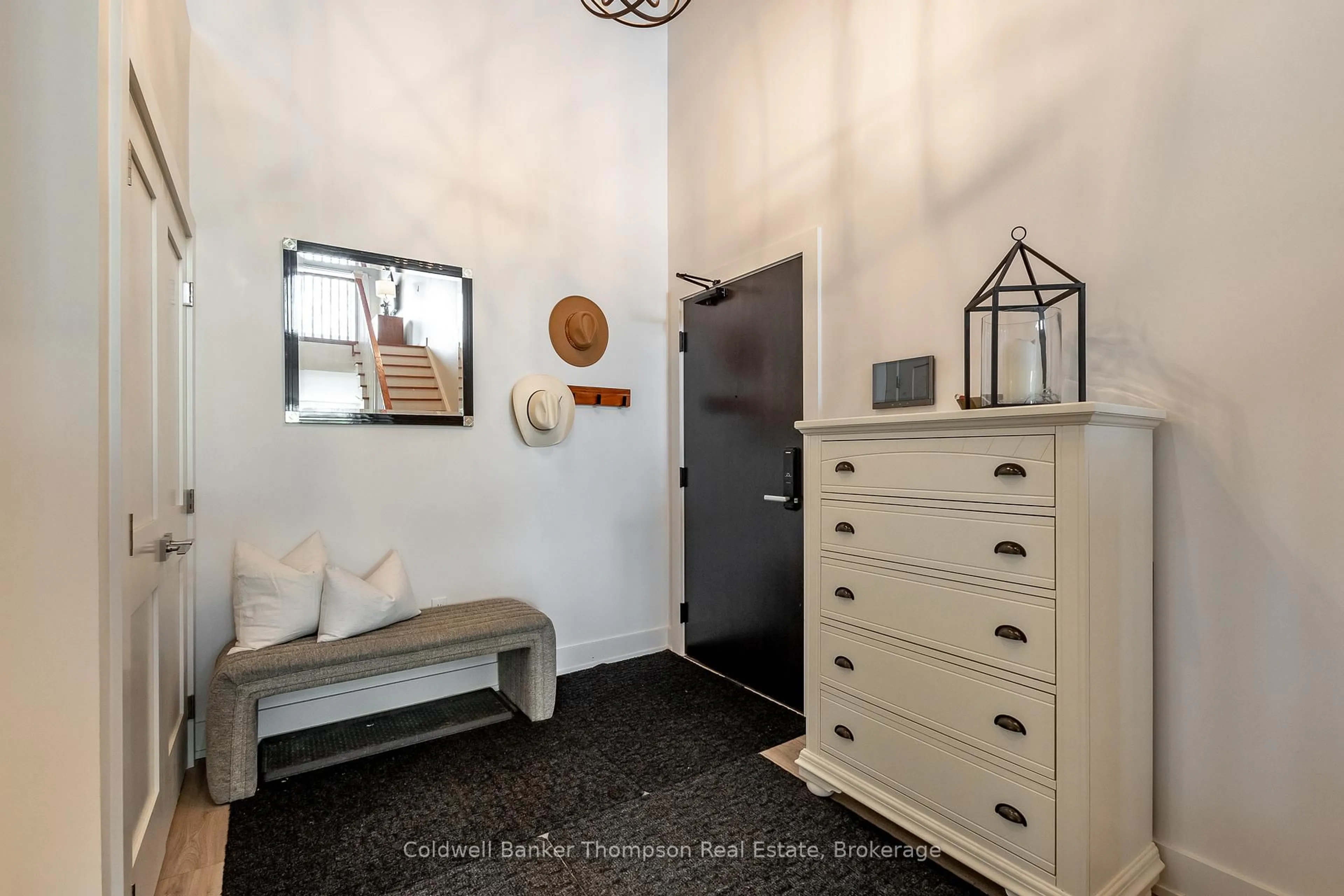 Indoor entryway for 18 Campus Tr #403, Huntsville Ontario P1H 0K2