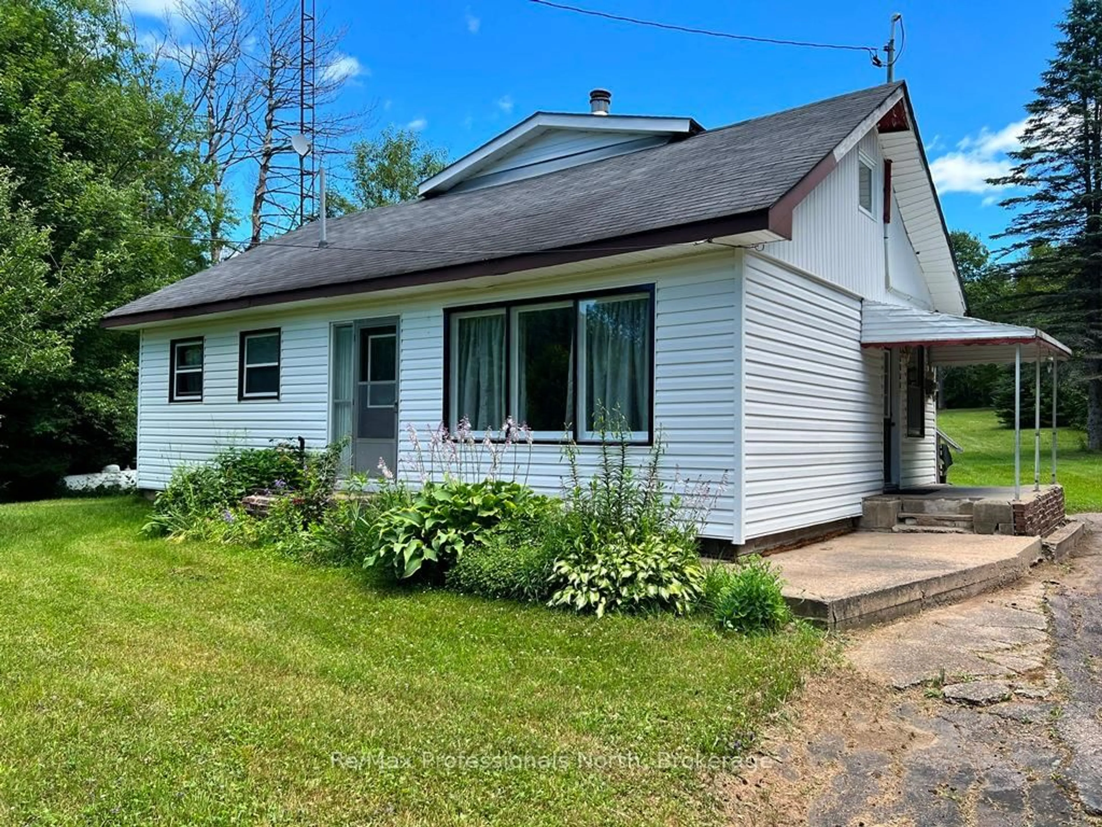 Unknown for 6189 Loop Rd, Highlands East Ontario K0L 2A0