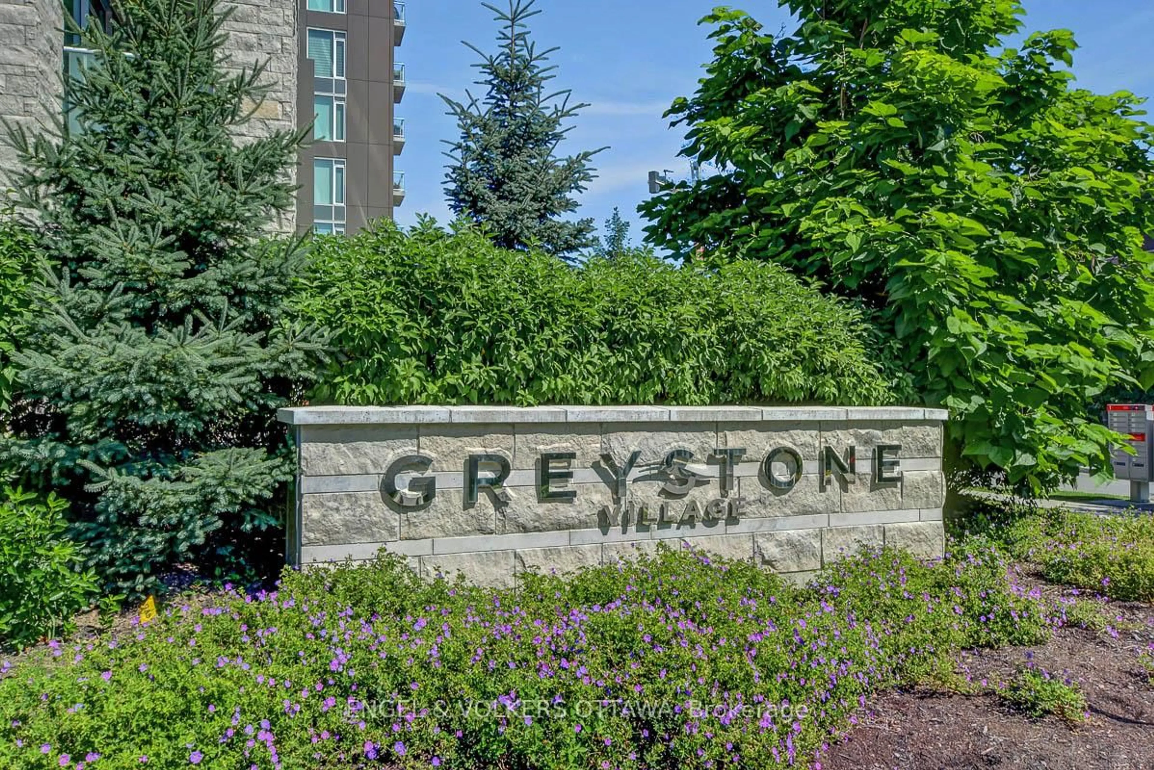 Unknown for 530 De Mazenod Ave #604, Ottawa Ontario K1S 5W8