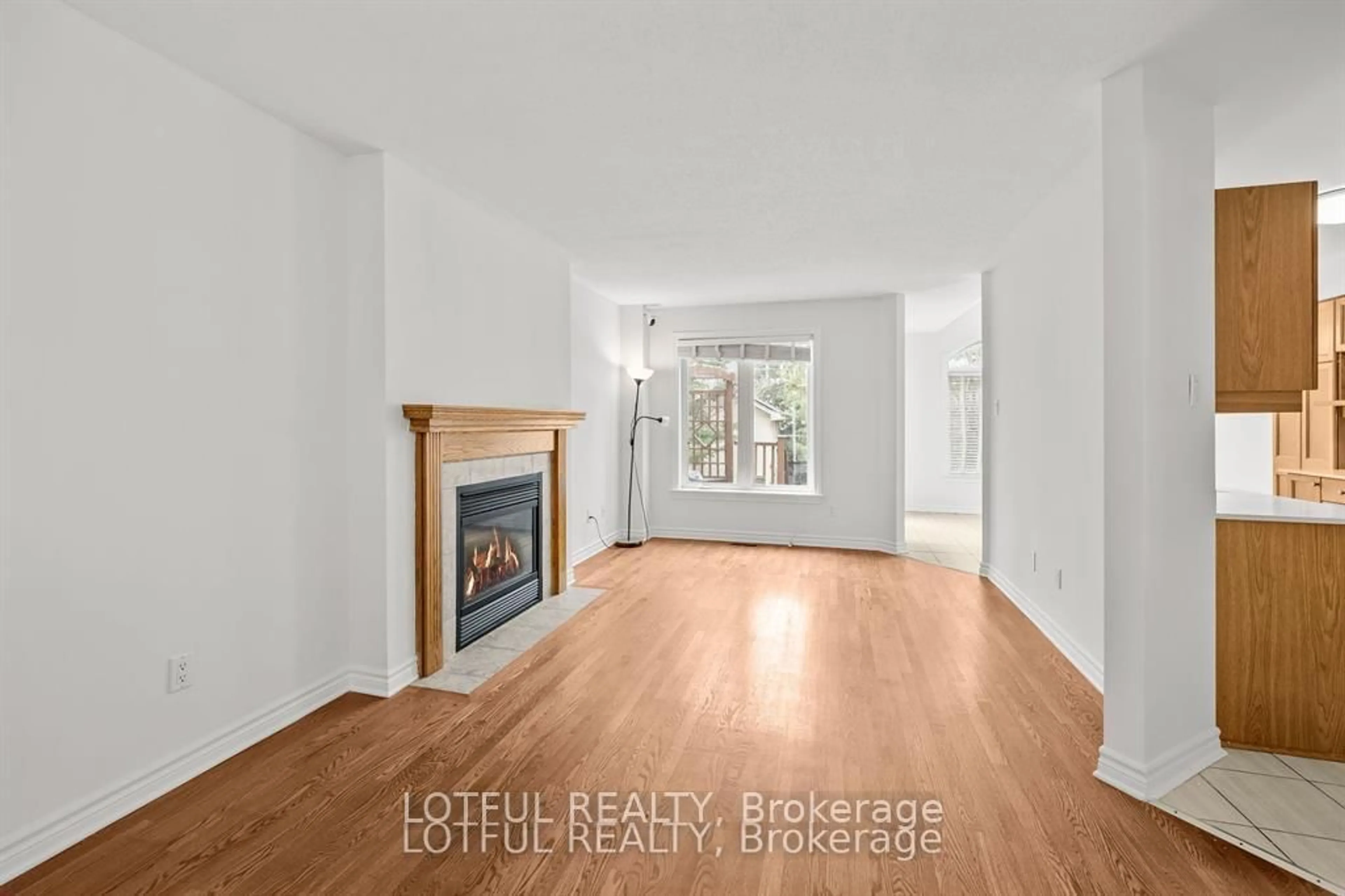 Unknown for 212 Meadowlilly Rd, Ottawa Ontario K1T 4H1