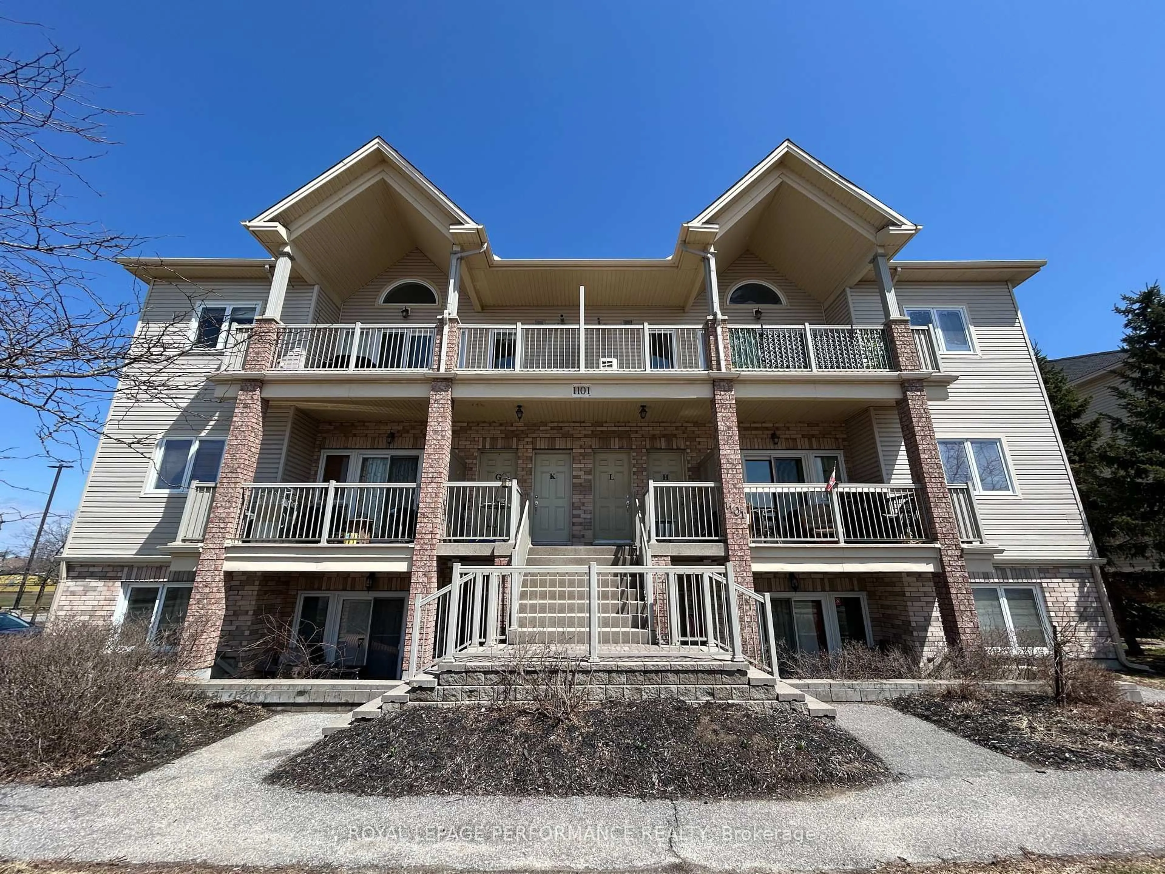 A pic from outside/outdoor area/front of a property/back of a property/a pic from drone, water/lake/river/ocean view for 1101 Stittsville Main St #L, Stittsville Ontario K2S 0C7