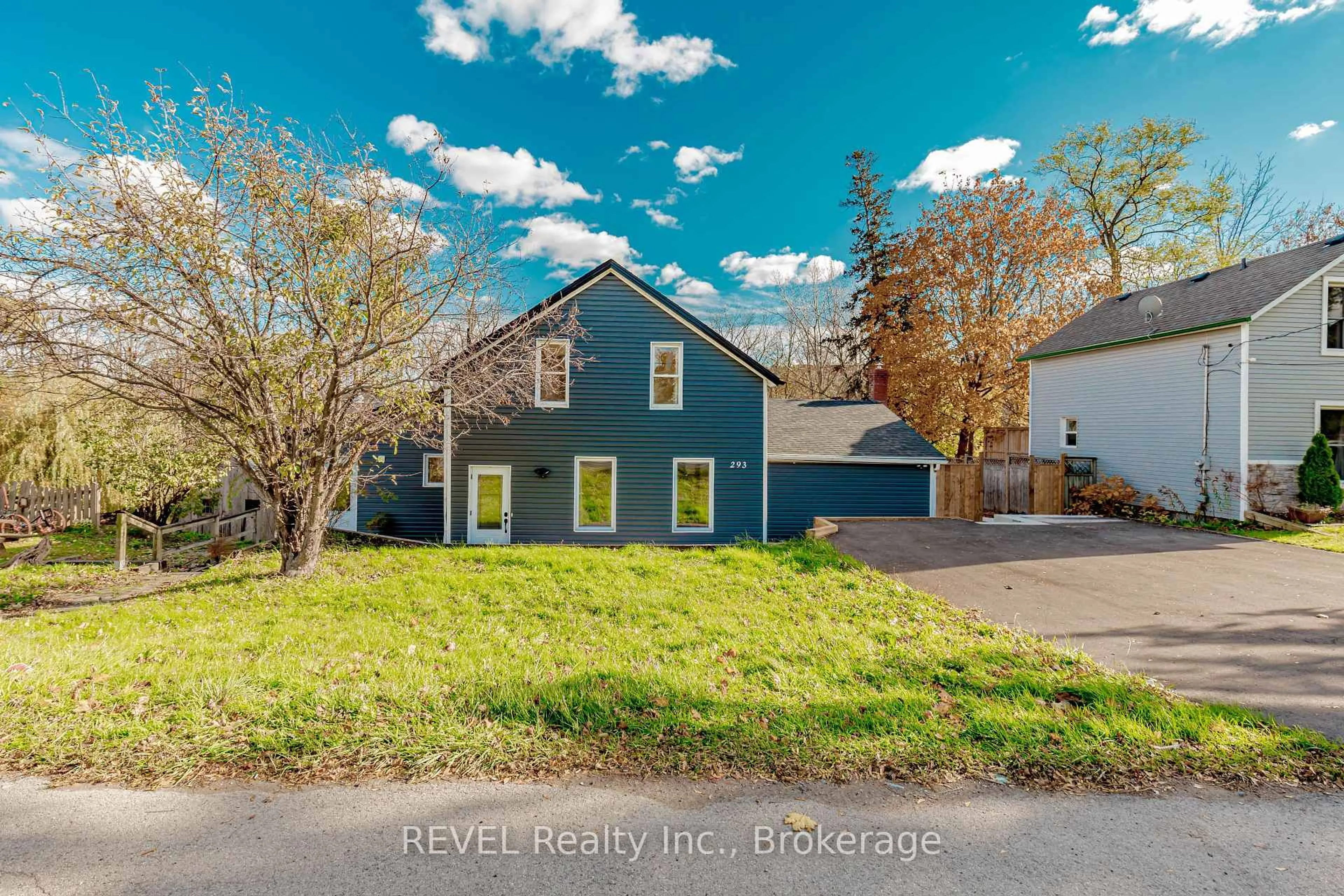A pic from outside/outdoor area/front of a property/back of a property/a pic from drone, water/lake/river/ocean view for 293 FOUR MILE CREEK Rd, Niagara-on-the-Lake Ontario L0S 1P0