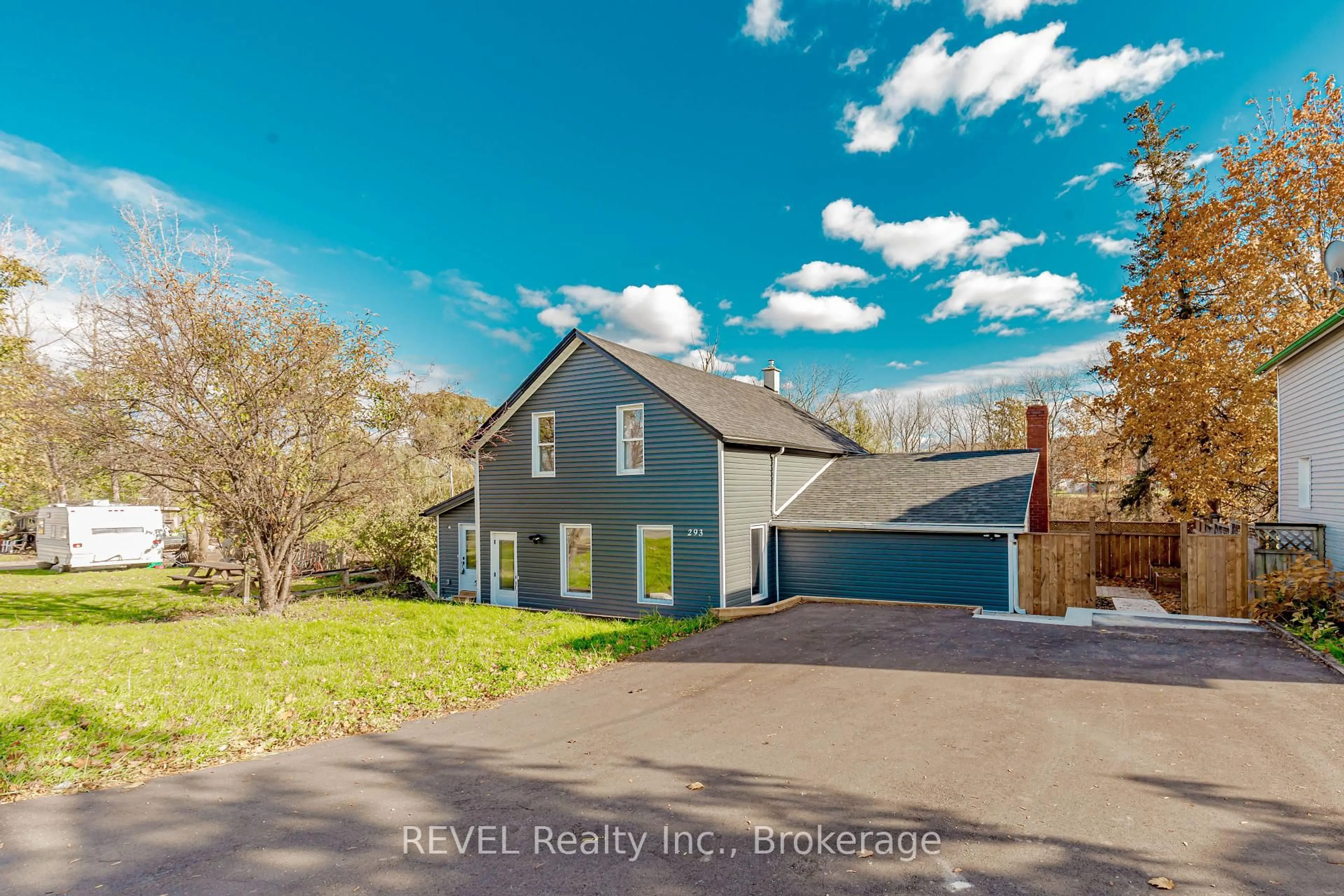 A pic from outside/outdoor area/front of a property/back of a property/a pic from drone, water/lake/river/ocean view for 293 FOUR MILE CREEK Rd, Niagara-on-the-Lake Ontario L0S 1P0