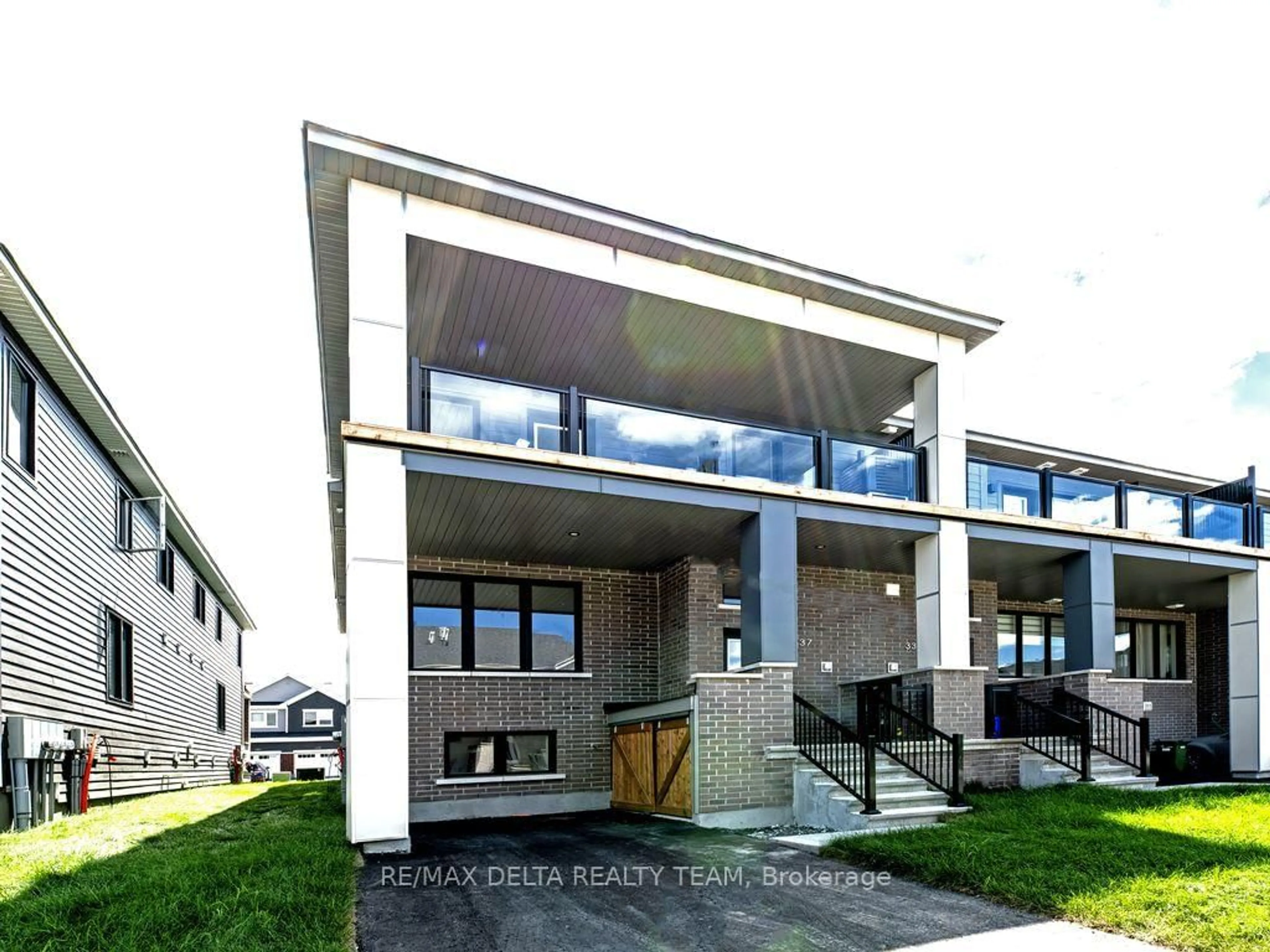 Home with vinyl exterior material, building for 337 Catsfoot Walk, Ottawa Ontario K2J 7G7