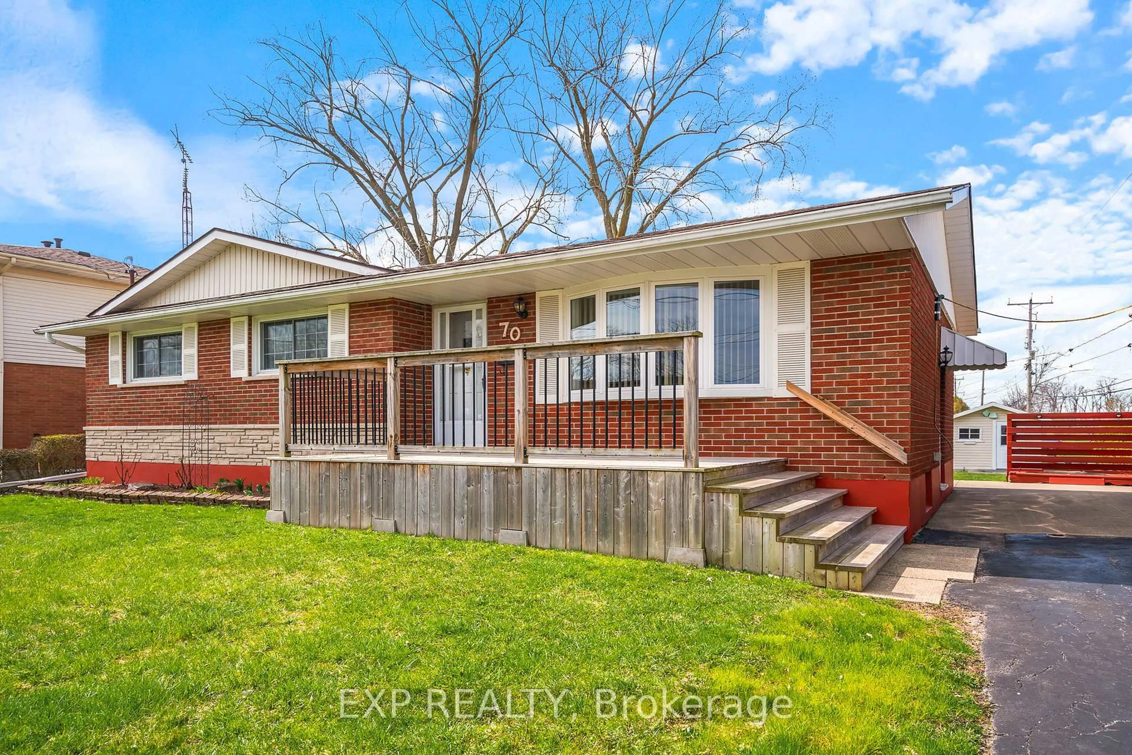 Home with brick exterior material, street for 70 Radford Ave, Fort Erie Ontario L2A 5H8