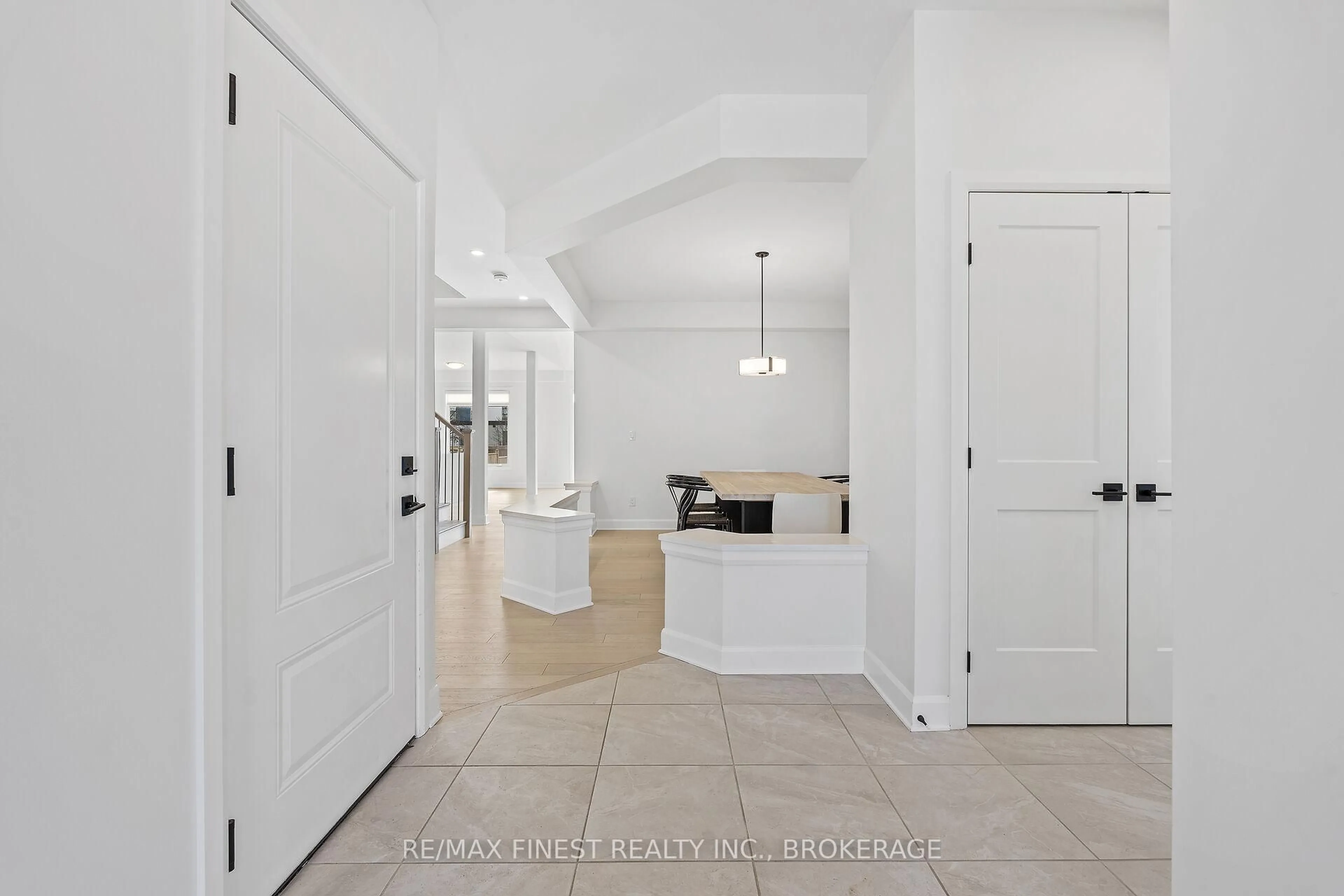 Indoor entryway for 652 Halloway Dr, Kingston Ontario K7K 0H4