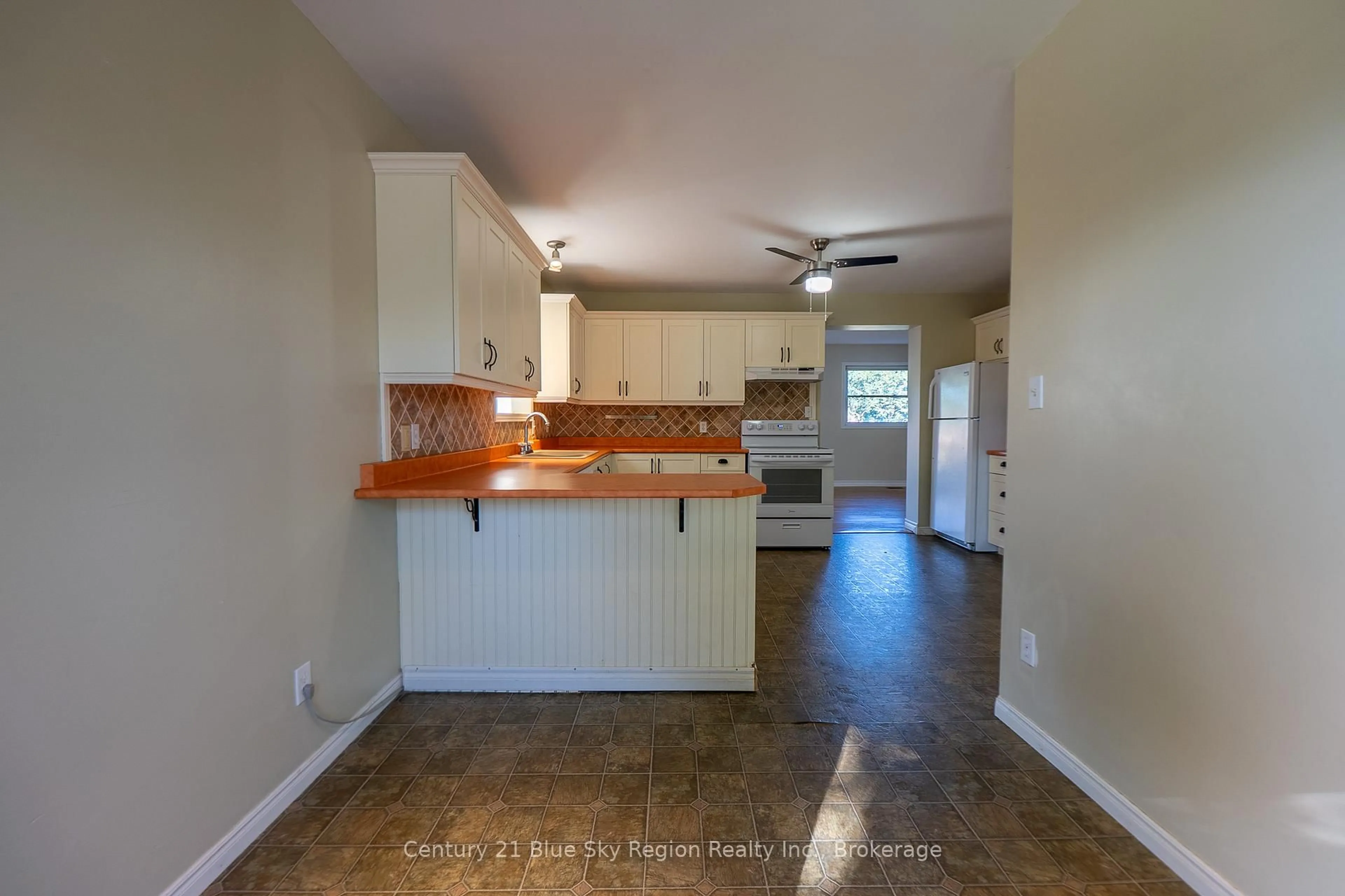 Standard kitchen, ceramic/tile floor for 229 Labreche Dr, North Bay Ontario P1A 4J6