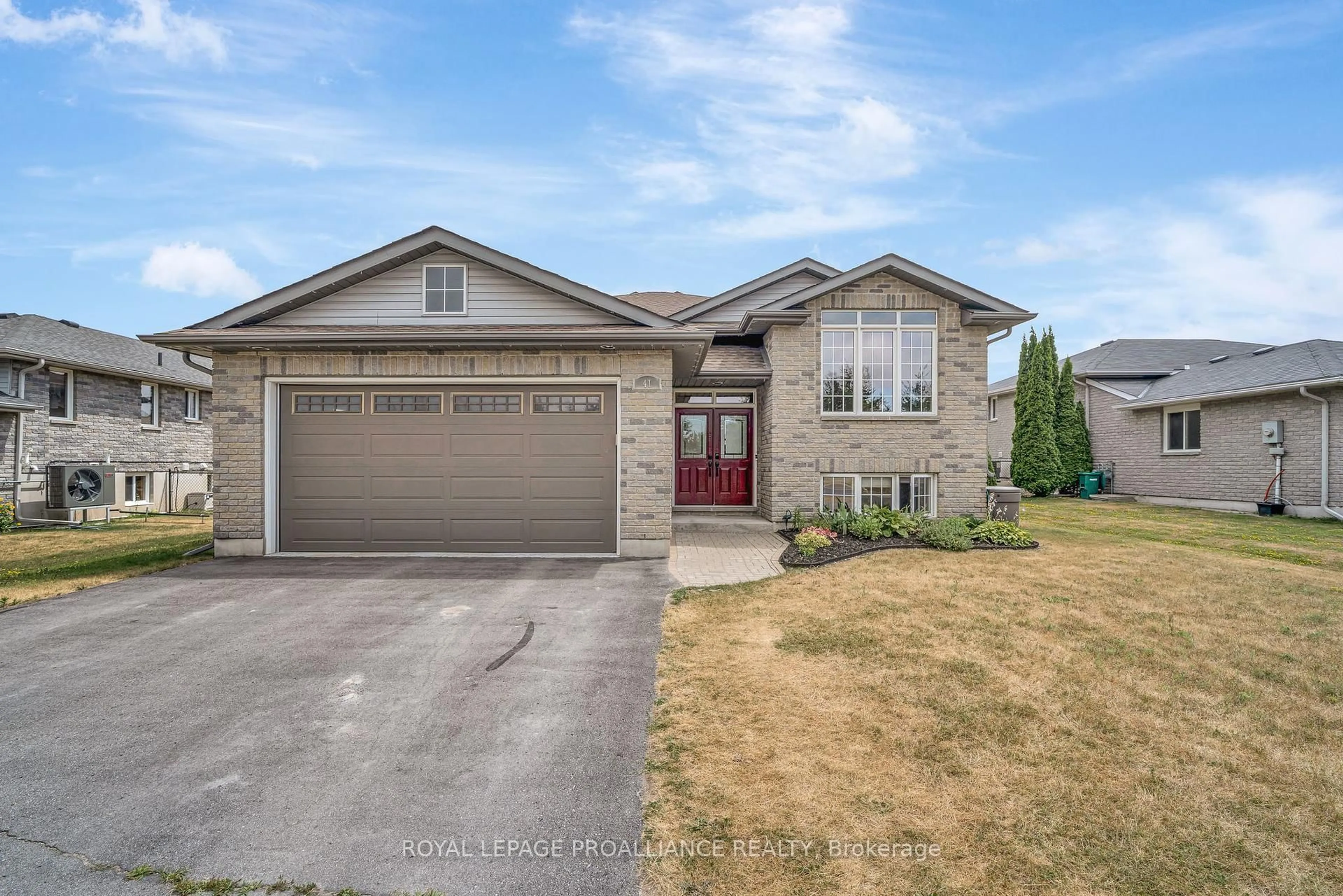 Home with vinyl exterior material, street for 41 Ridgeview Lane, Trenton Ontario K8V 5P8