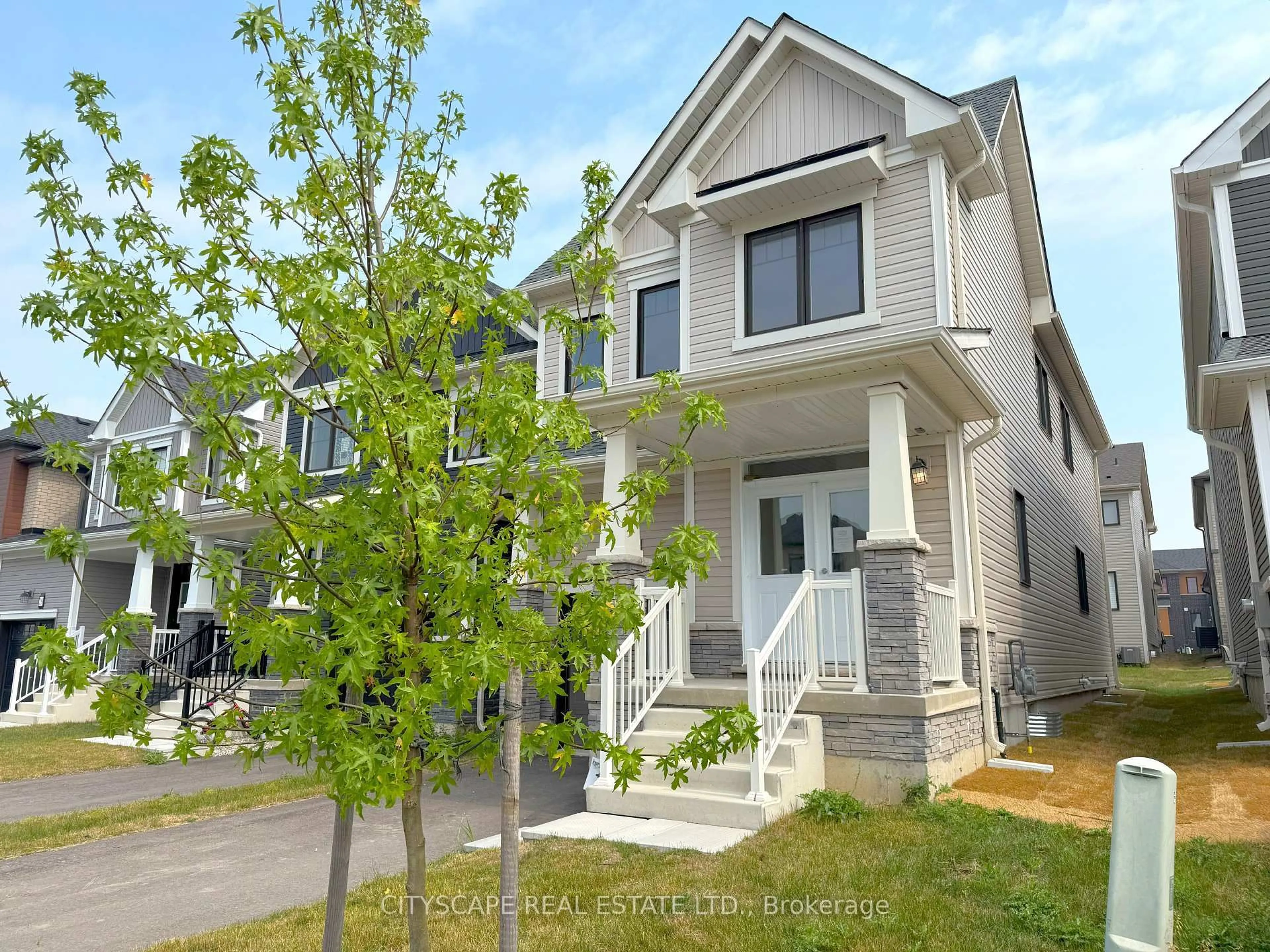 Home with vinyl exterior material, street for 33 Basswood Cres, Haldimand Ontario N3W 0H5