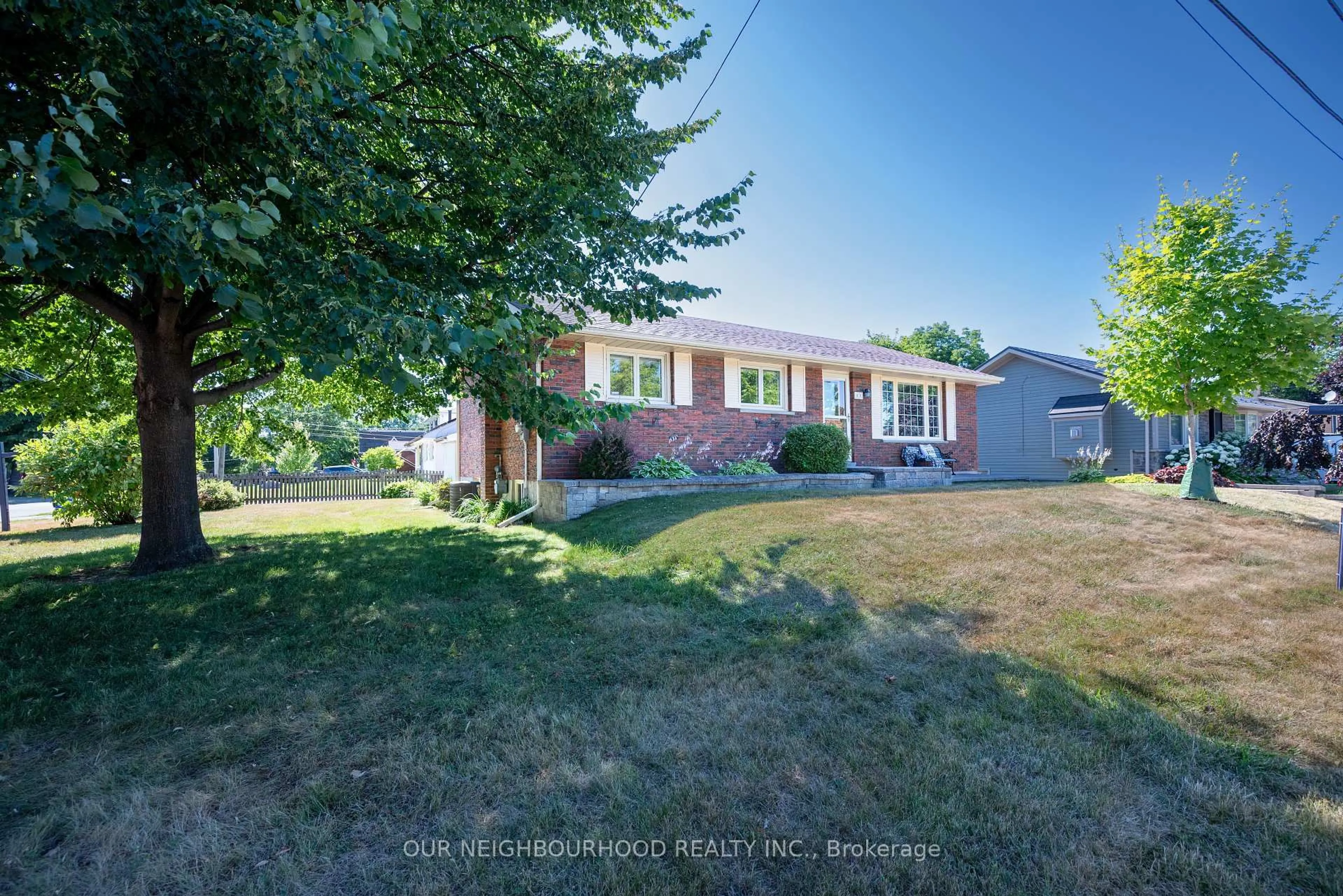 A pic from outside/outdoor area/front of a property/back of a property/a pic from drone, street for 81 D'arcy St, Cobourg Ontario K9A 3Z7
