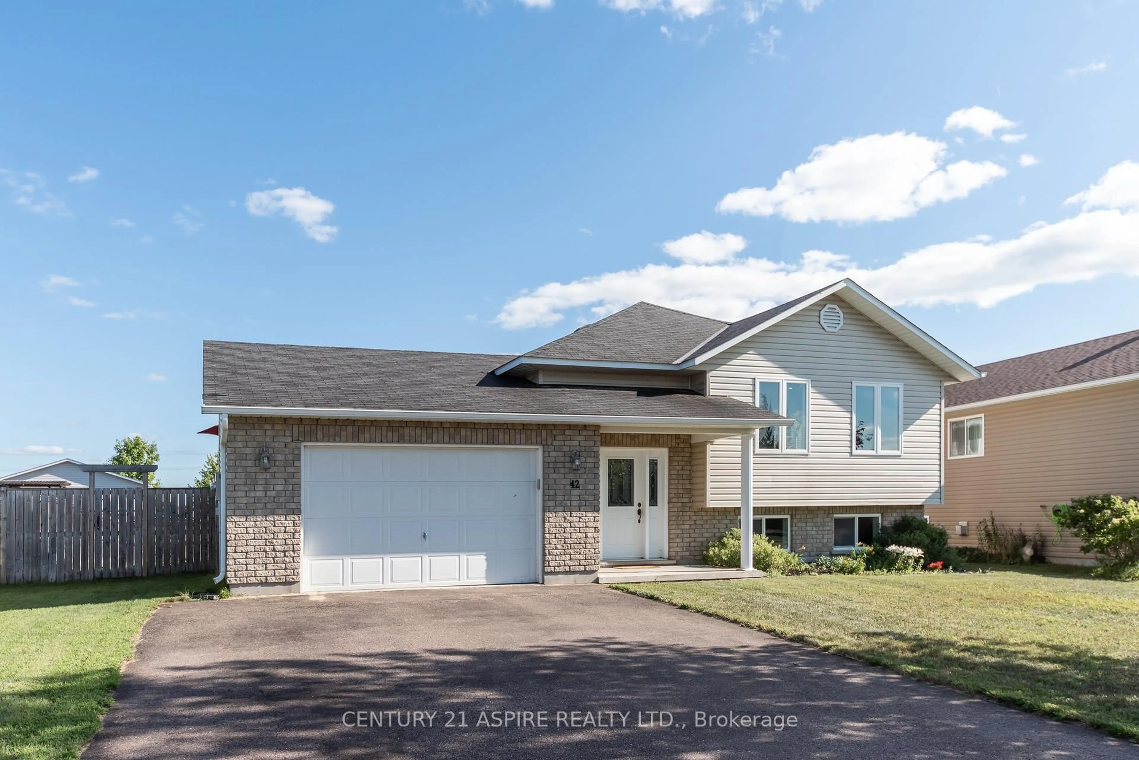 Home with vinyl exterior material, street for 42 Highland Park Dr, Petawawa Ontario K8H 0A3