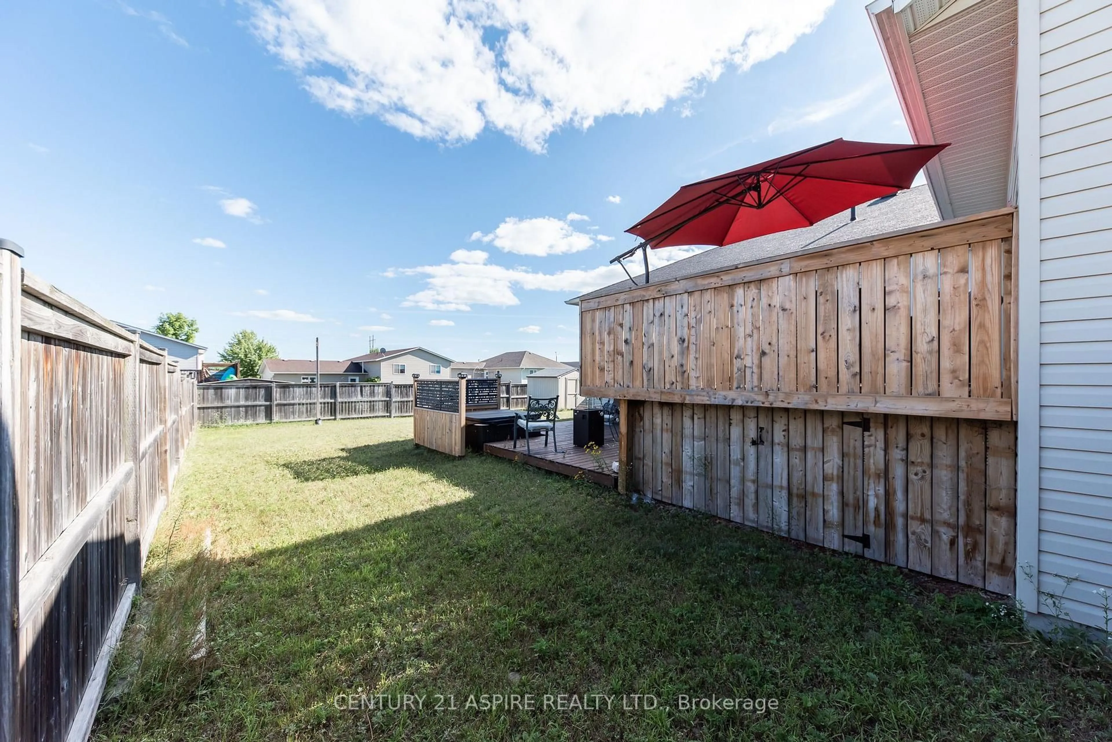 Patio, unknown for 42 Highland Park Dr, Petawawa Ontario K8H 0A3