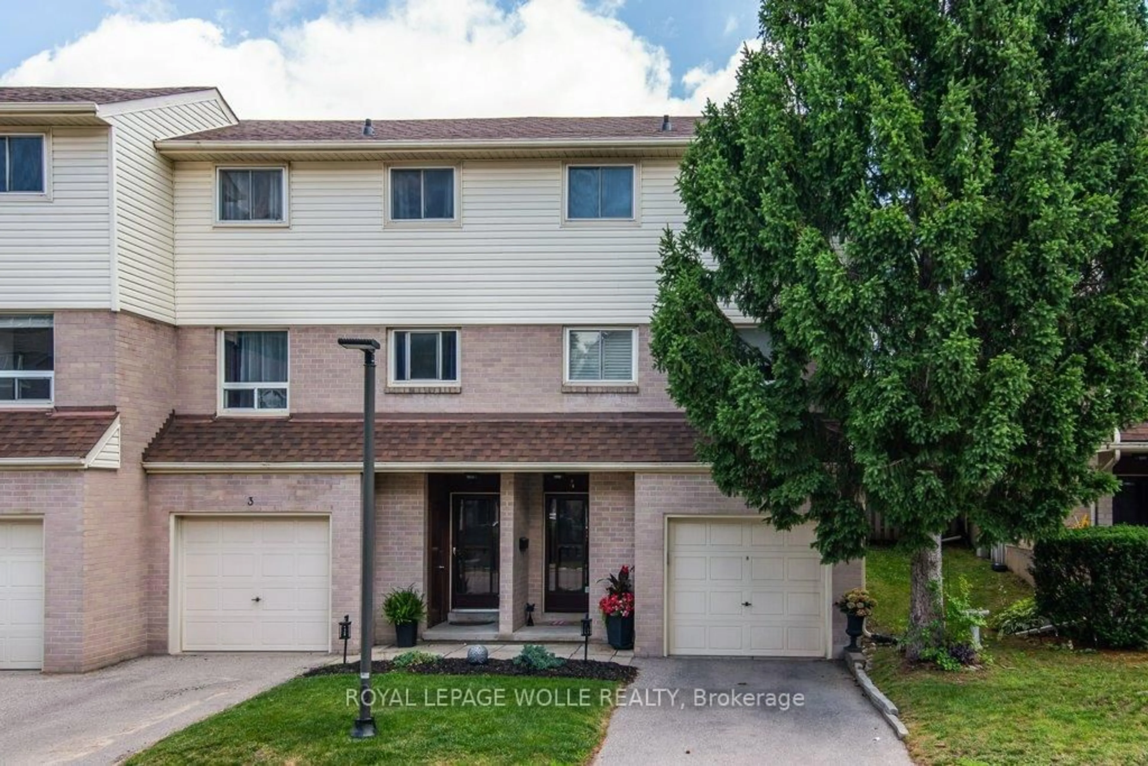 Unknown for 634 Strasburg Rd #3, Kitchener Ontario N2E 2G8