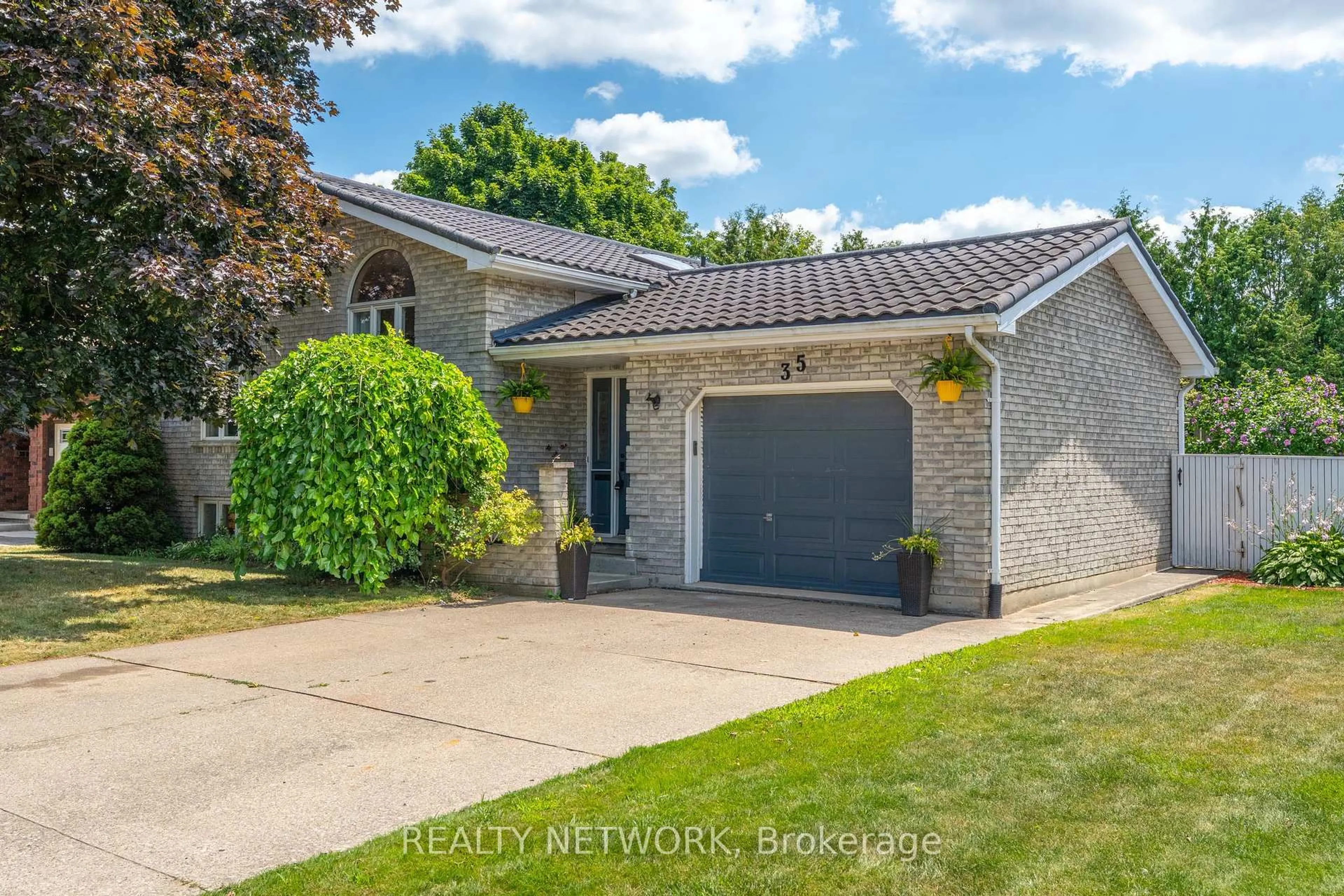 Unknown for 35 Adelaide Ave, Brantford Ontario N3S 7H5