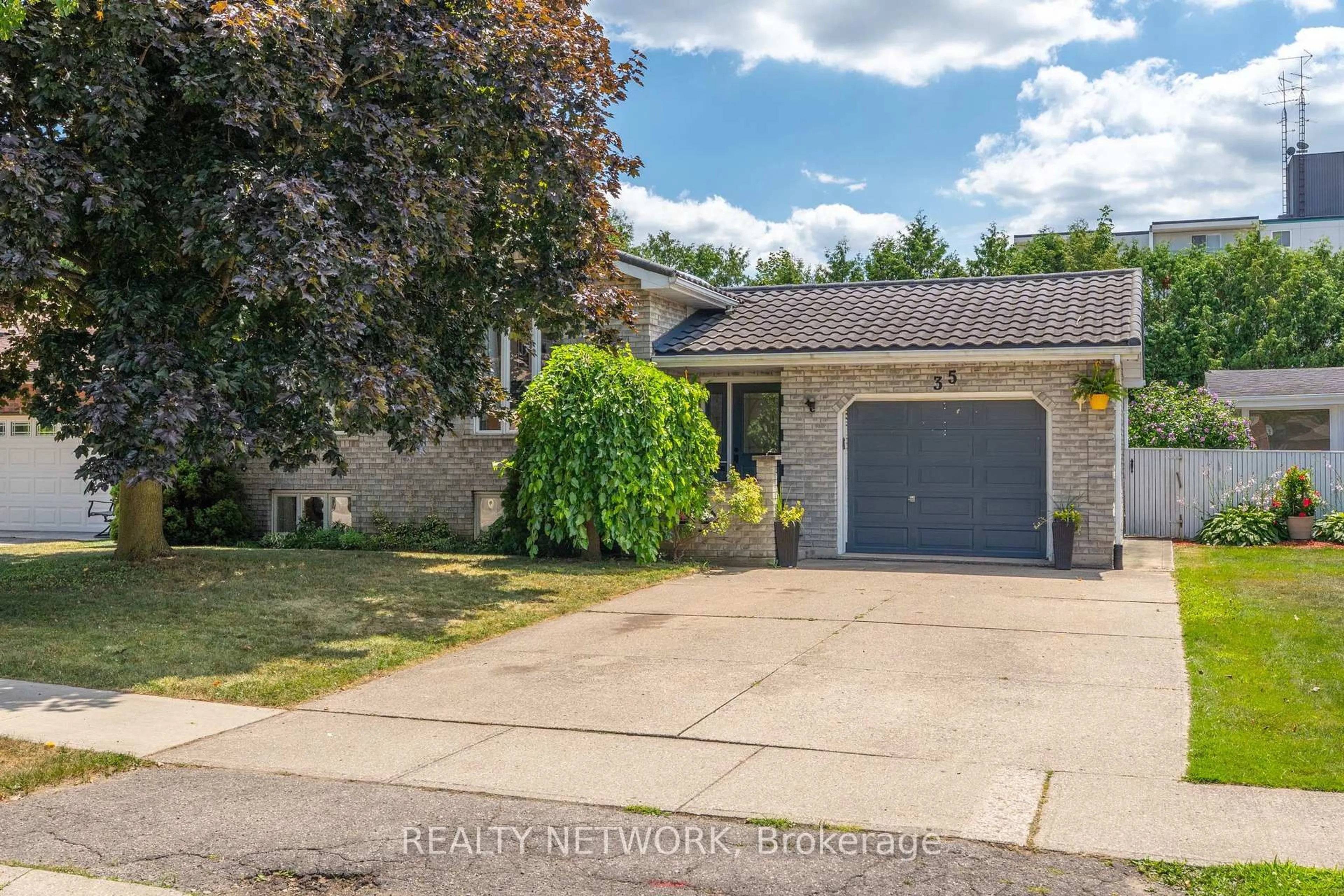 Unknown for 35 Adelaide Ave, Brantford Ontario N3S 7H5