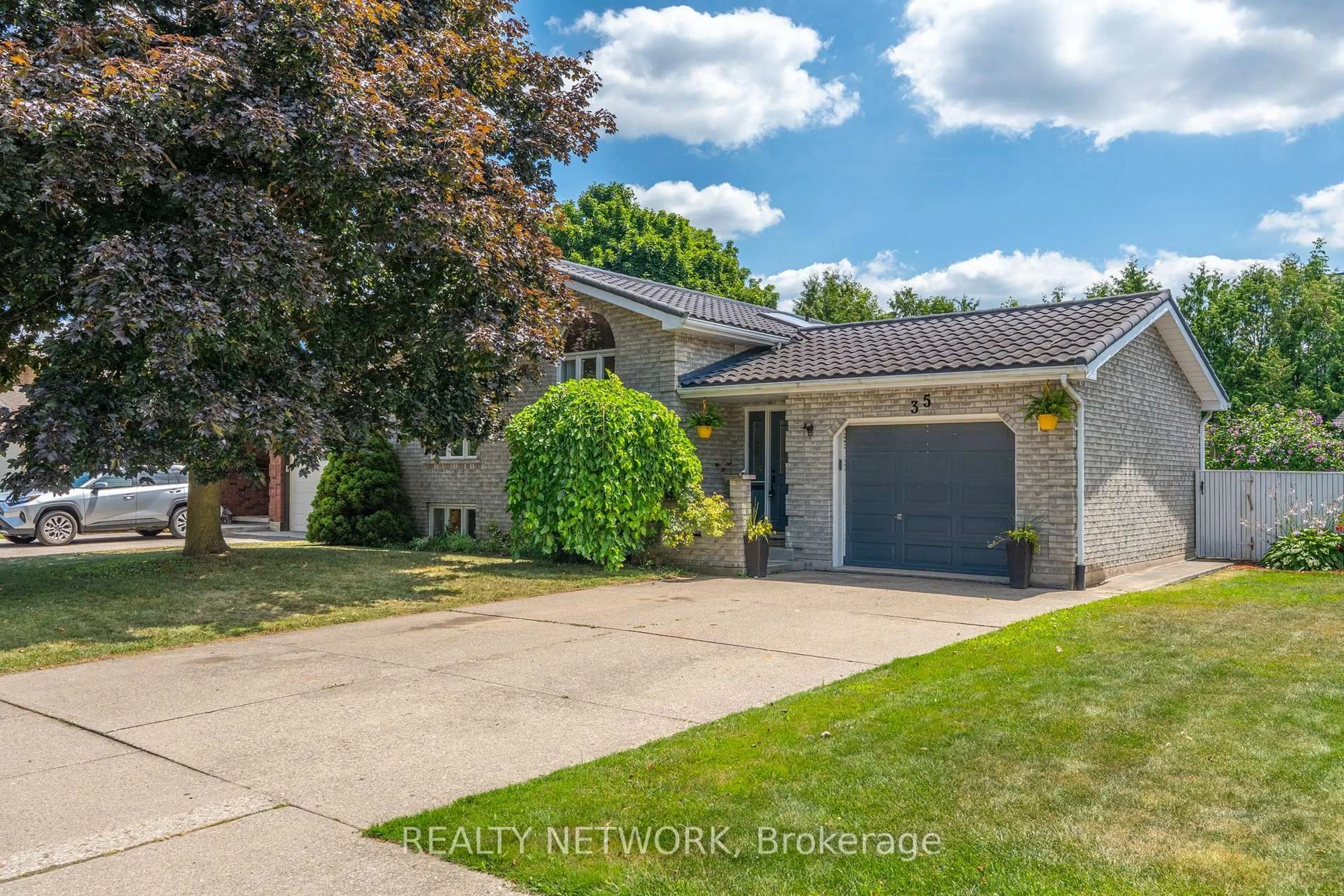 Unknown for 35 Adelaide Ave, Brantford Ontario N3S 7H5