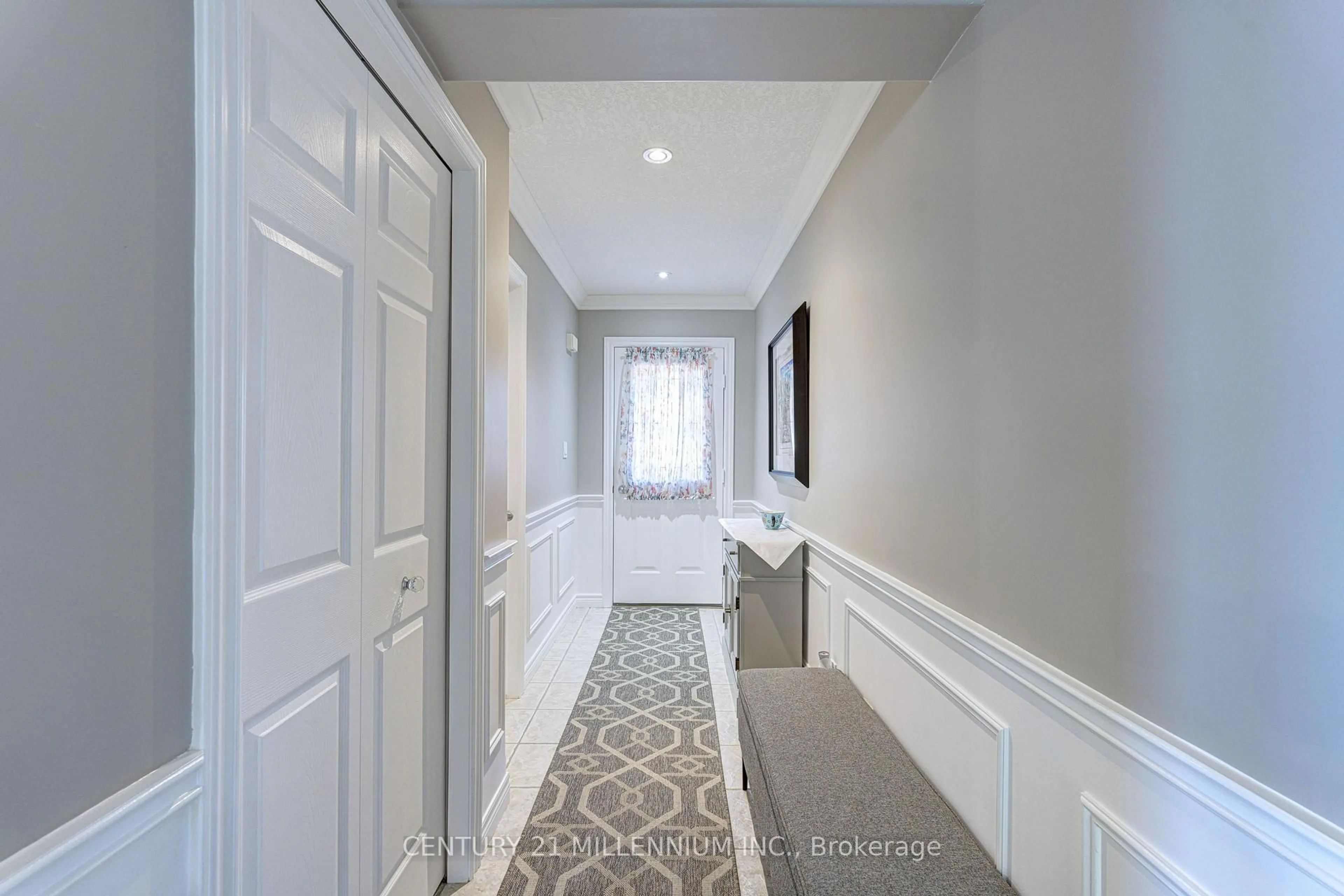 Indoor entryway for 385 Park Rd #21, Brantford Ontario N3R 0A1