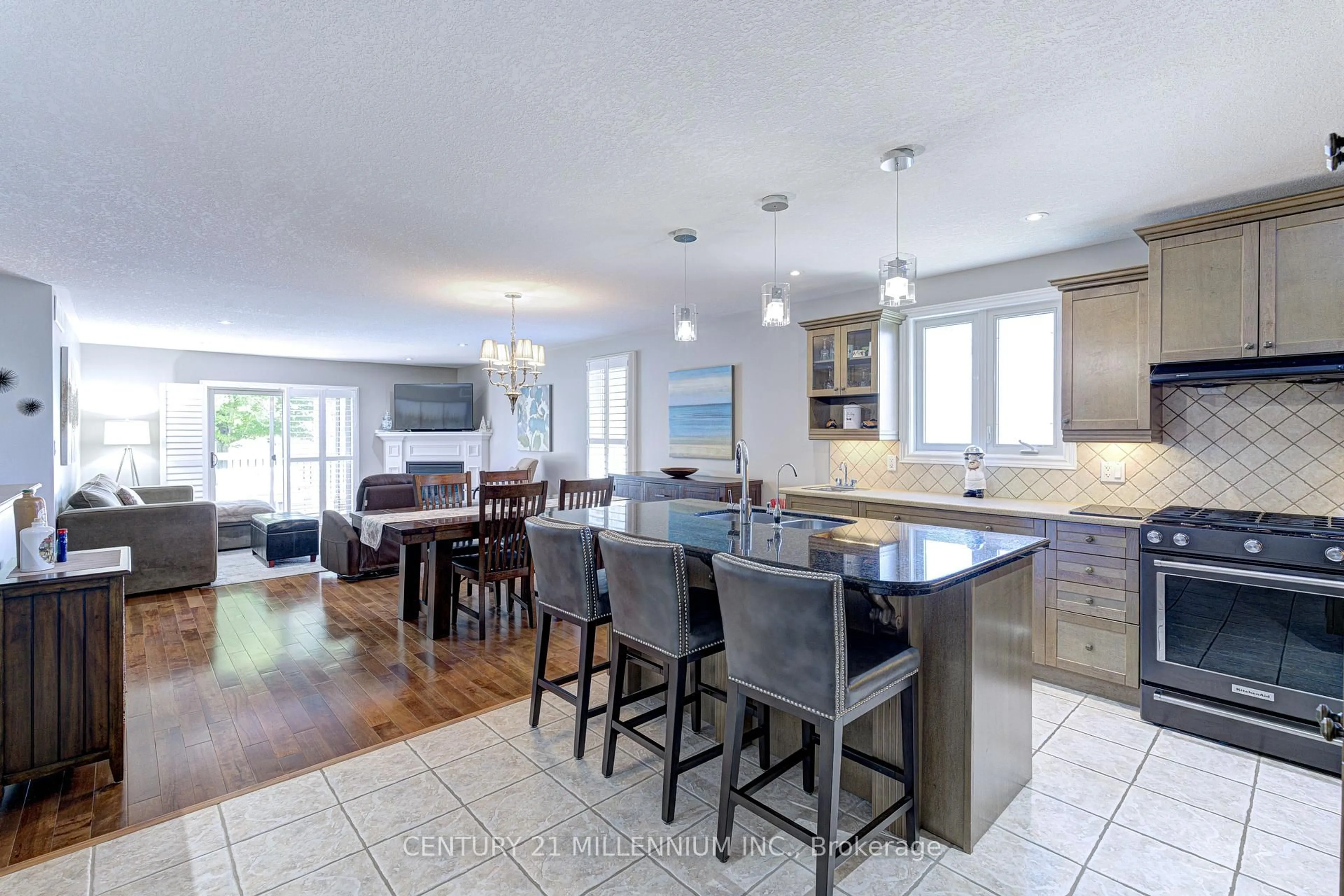 Open concept kitchen, ceramic/tile floor for 385 Park Rd #21, Brantford Ontario N3R 0A1