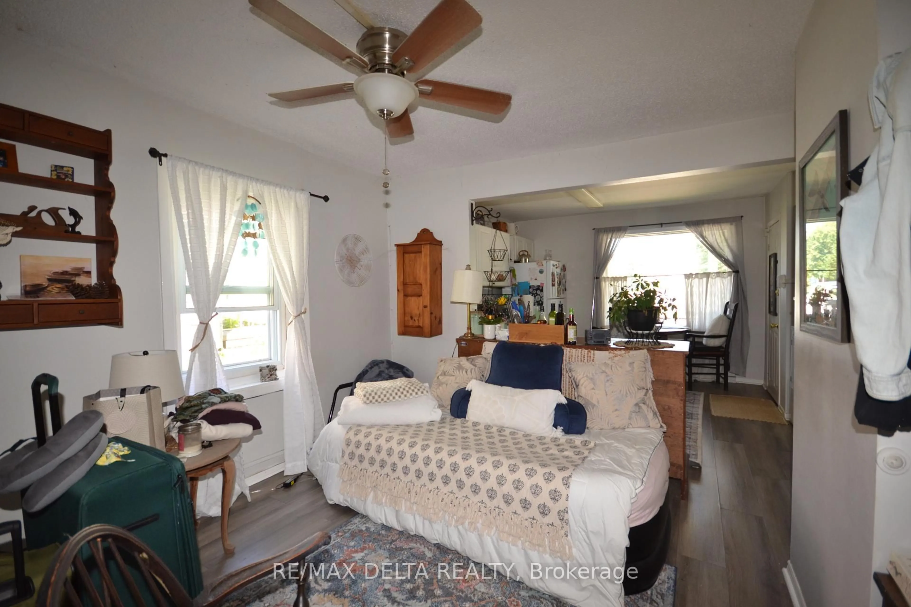 Living room with furniture, unknown for 3766 Champlain St, Clarence-Rockland Ontario K0A 1E0