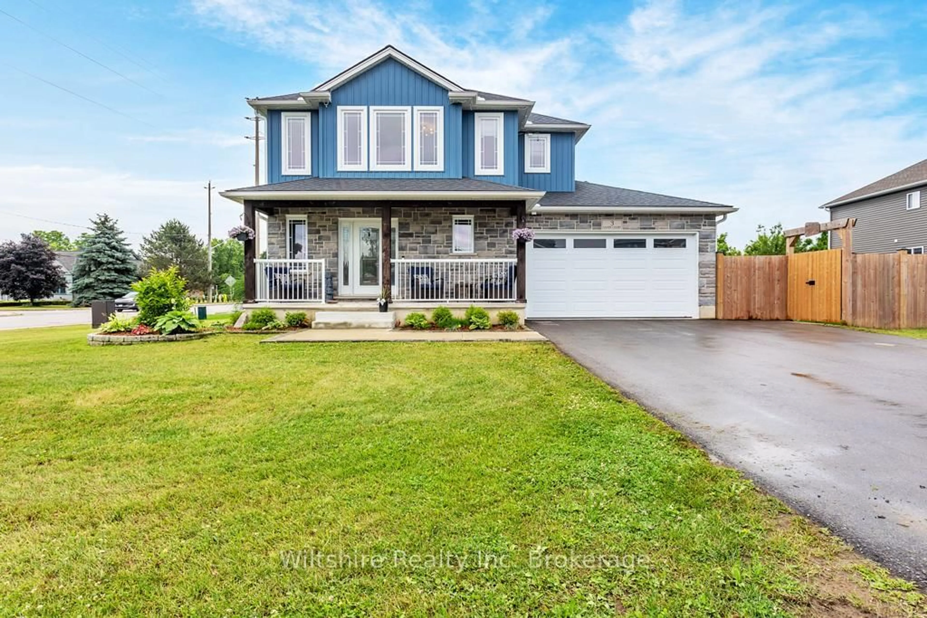 Home with vinyl exterior material, street for 3 Sandy Crt, Tillsonburg Ontario N4G 0H6