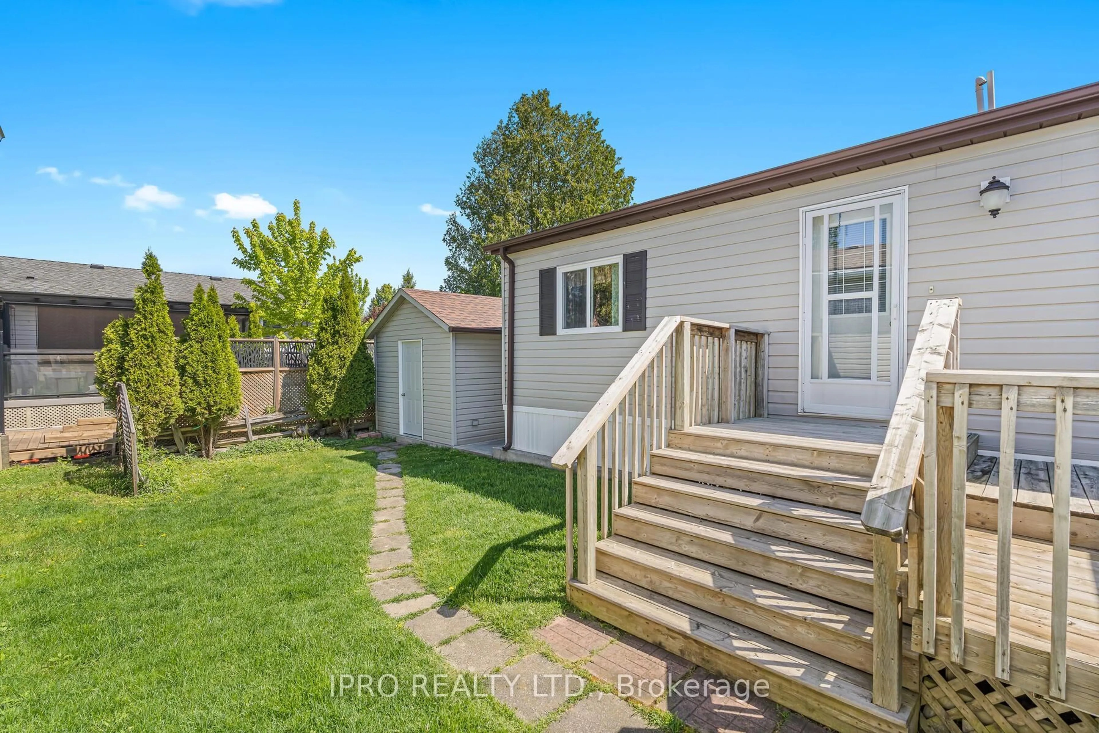 Unknown for 2 Trillium Beach Dr, Puslinch Ontario N0B 2J0