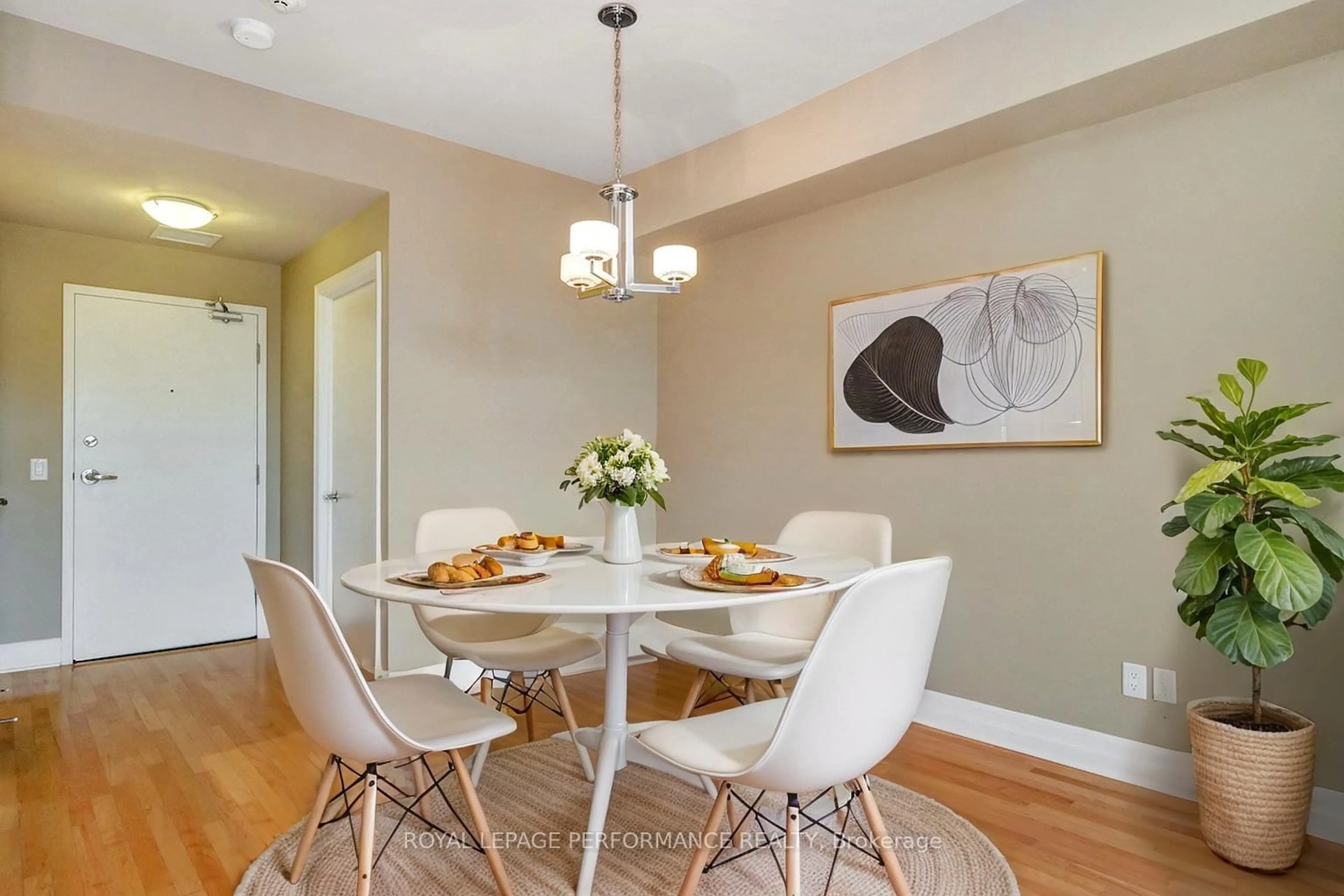 Dining room, wood/laminate floor for 75 Cleary Ave #207, Ottawa Ontario K2A 1R8
