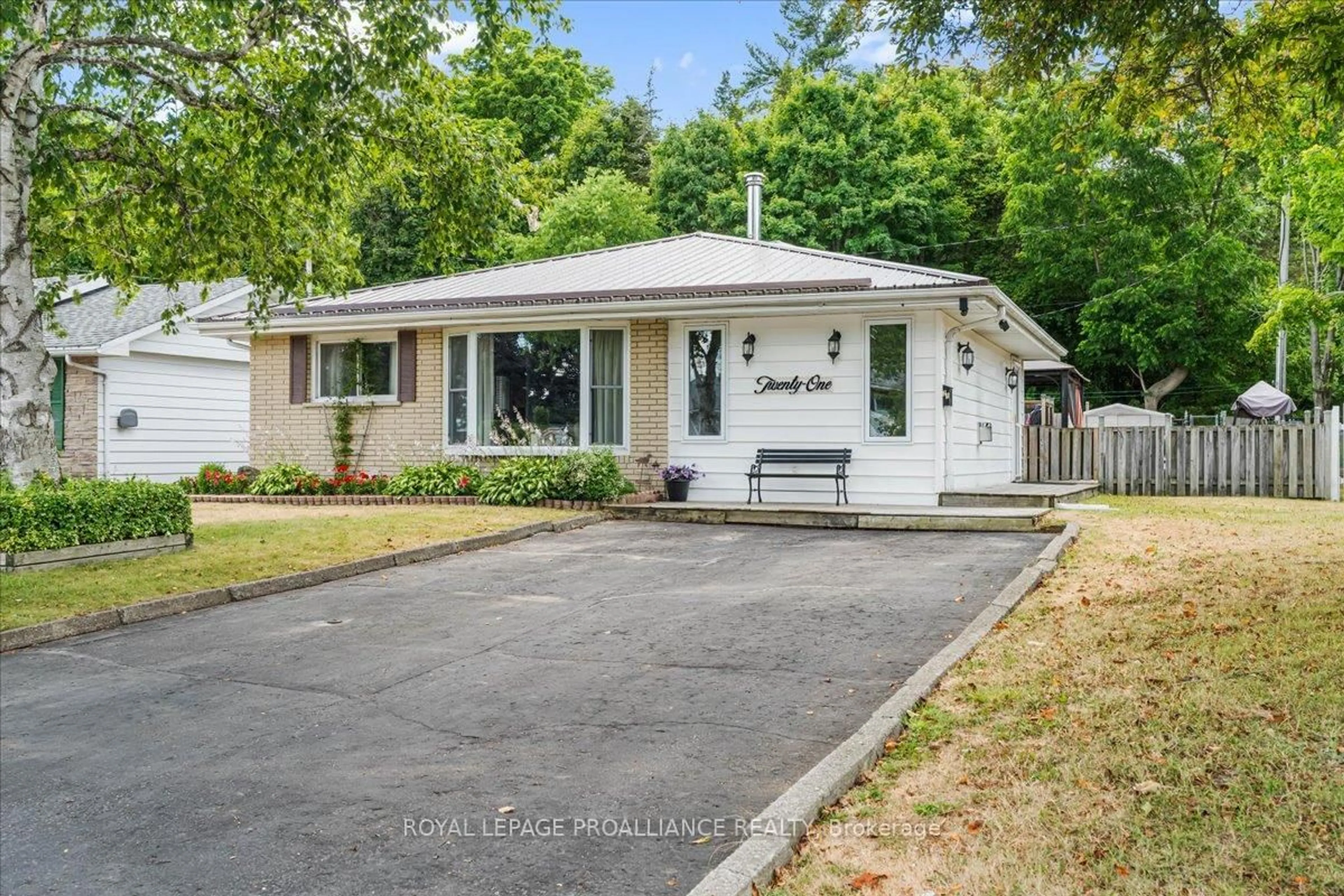 Home with vinyl exterior material, street for 21 Coulter Cres, Quinte West Ontario K8V 3E9