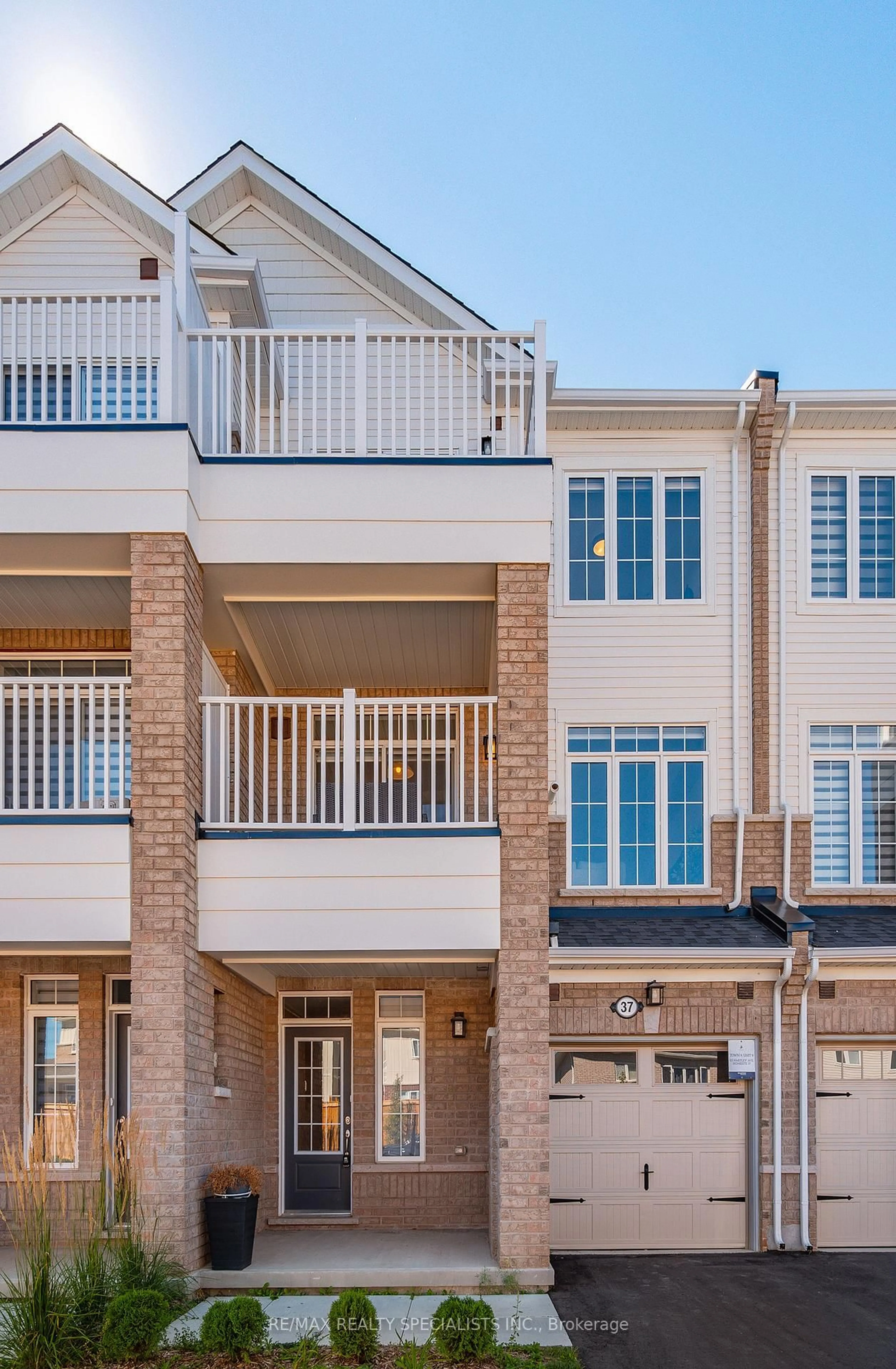 Home with vinyl exterior material, street for 113 Hartley Ave #37, Brant Ontario N3L 0J6