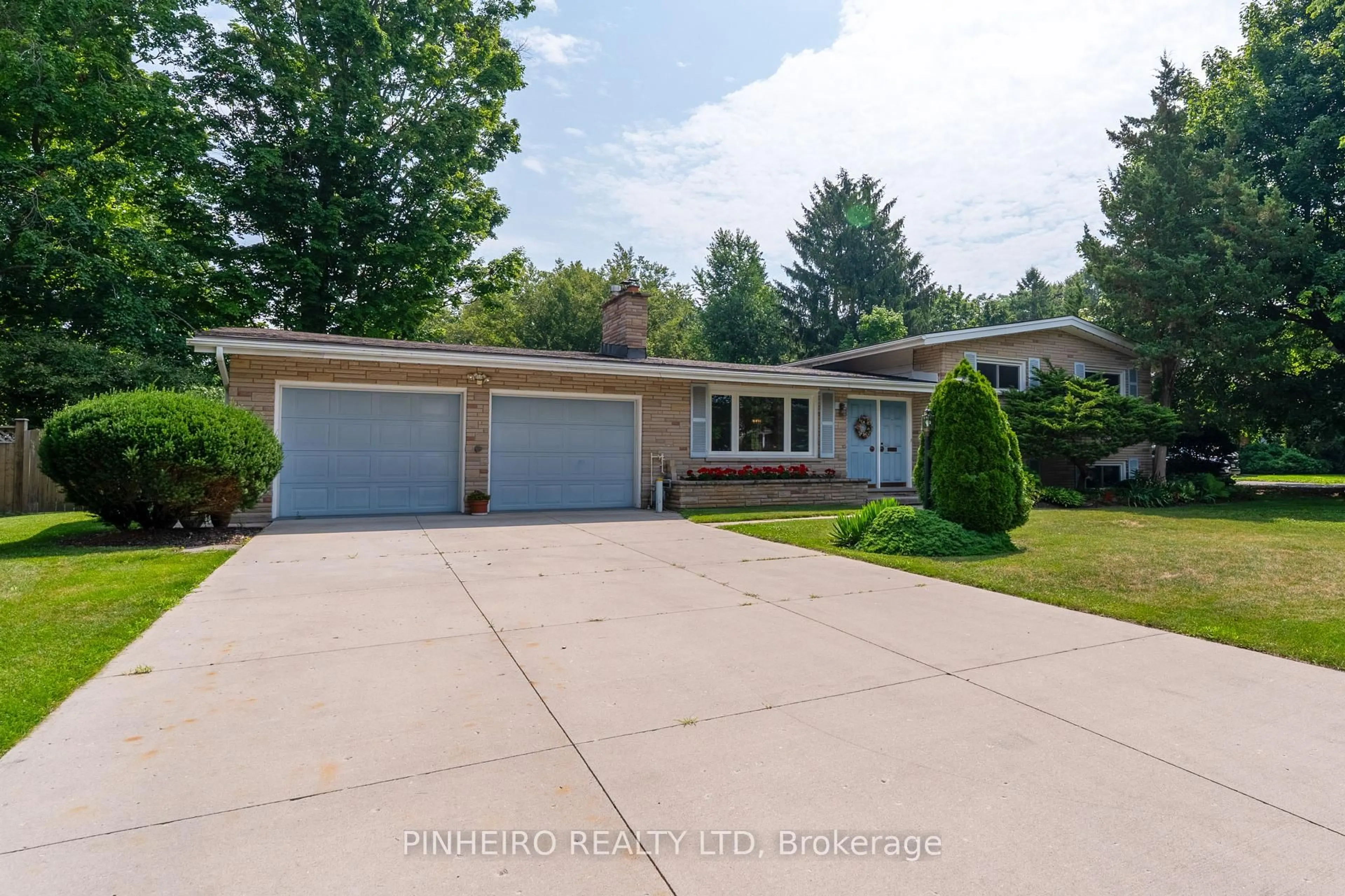 Unknown for 14 Outer Dr, London South Ontario N6P 1C7