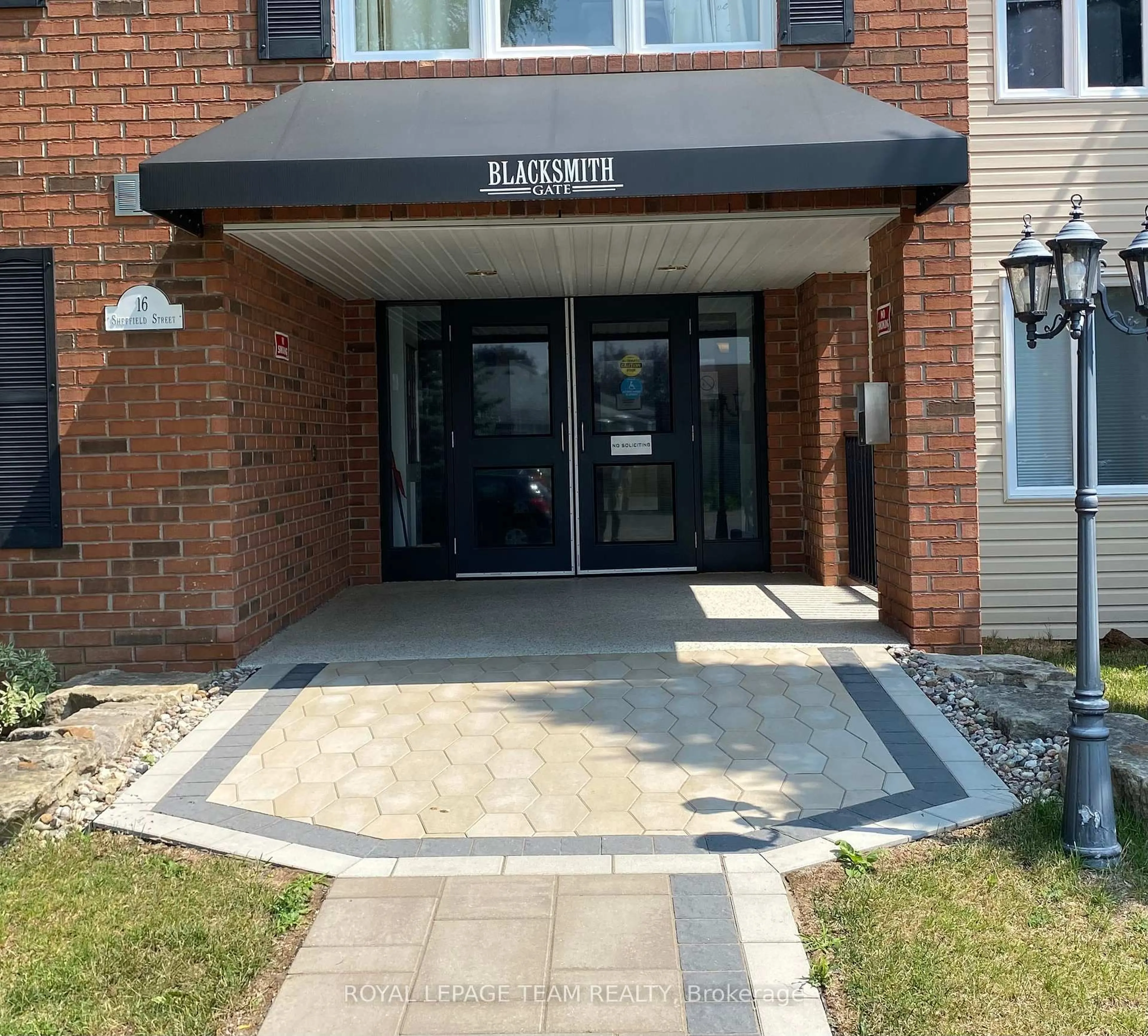 Indoor foyer for 16 Sheffield St #303, Arnprior Ontario K7S 0A2