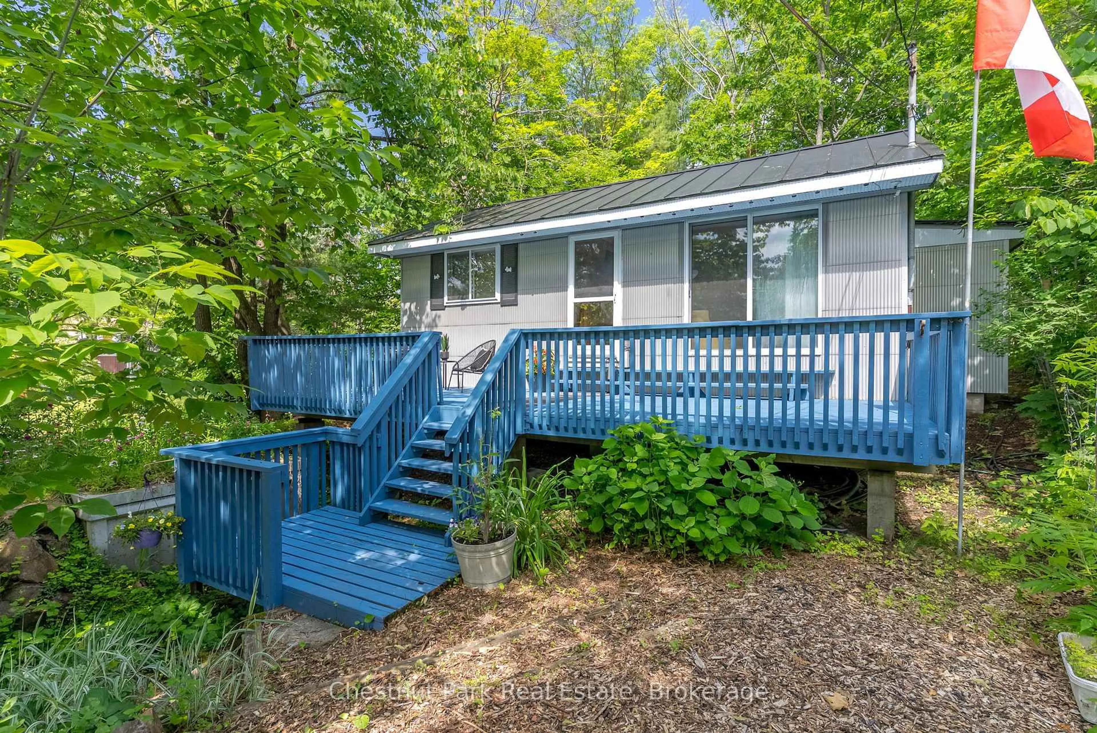 Patio, water/lake/river/ocean view for 1185 North Kahshe Lake Rd #2, Gravenhurst Ontario P0E 1G0
