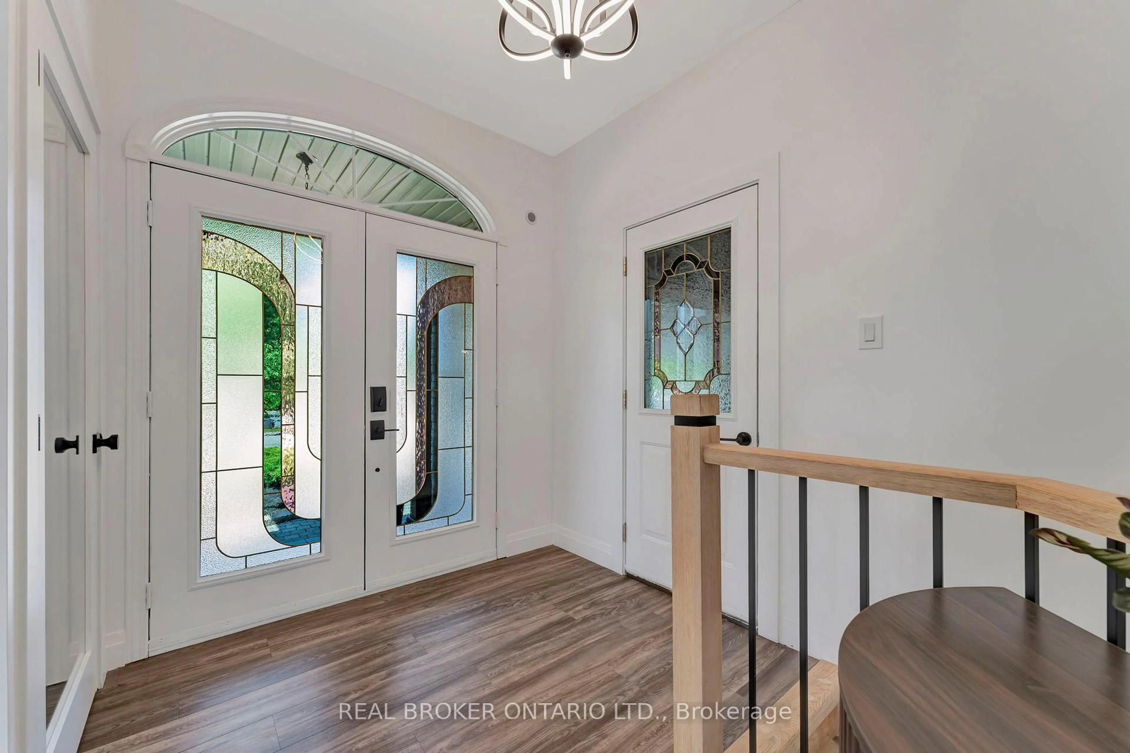 Indoor entryway for 16 Casson Lane, Brantford Ontario N3R 7Z4