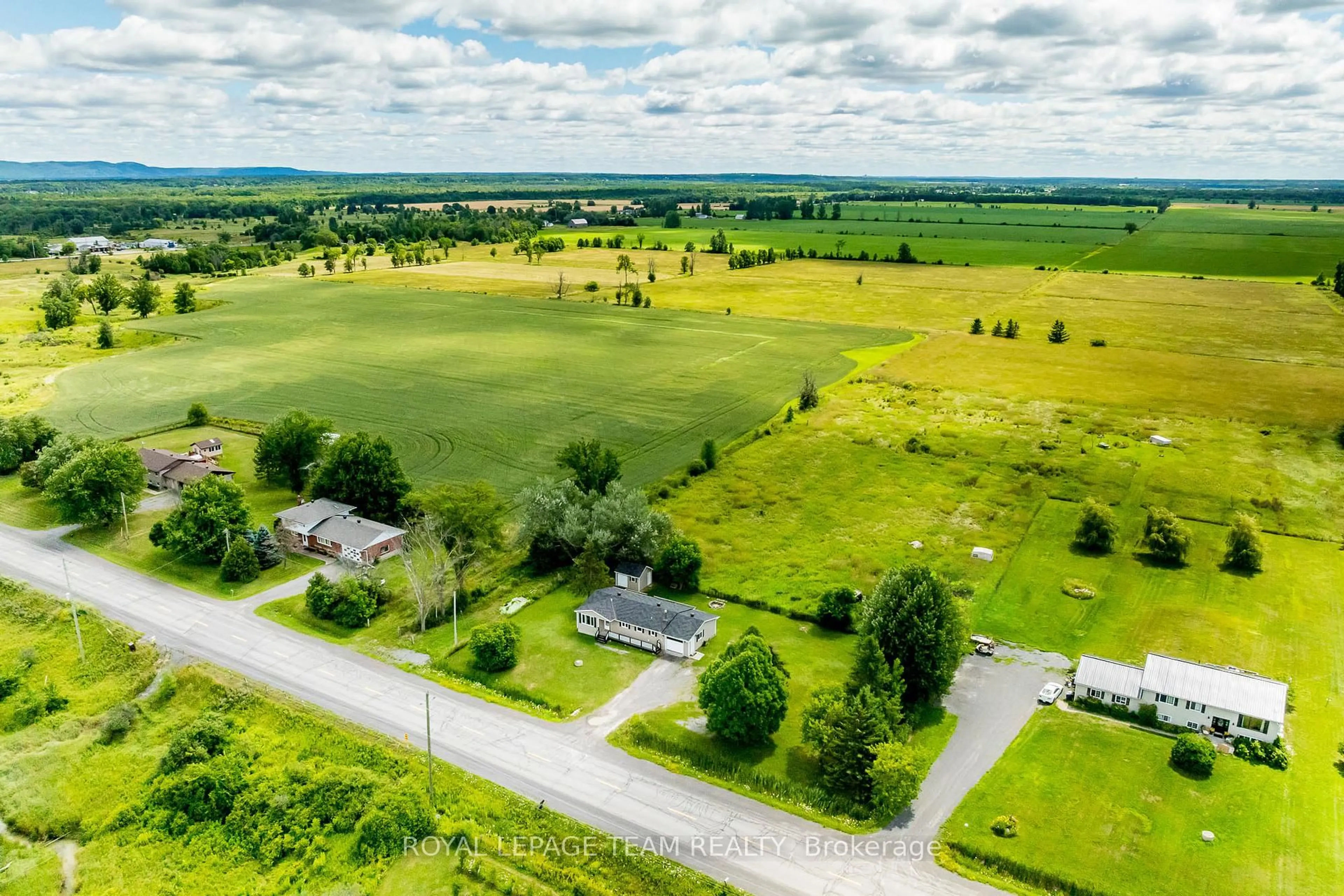 A pic from outside/outdoor area/front of a property/back of a property/a pic from drone, street for 1234 Kinburn Side Rd, Ottawa Ontario K0A 3M0