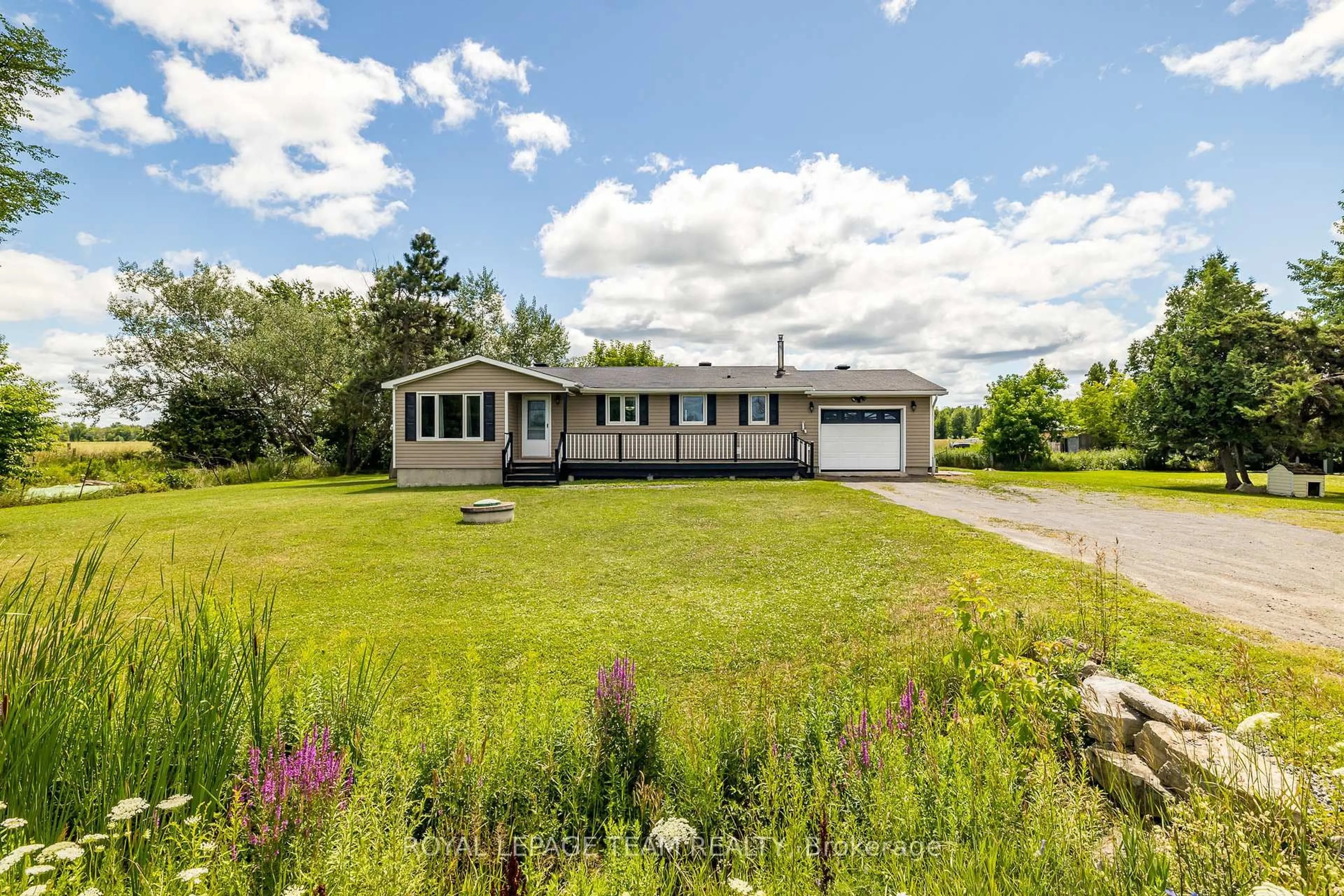 A pic from outside/outdoor area/front of a property/back of a property/a pic from drone, unknown for 1234 Kinburn Side Rd, Ottawa Ontario K0A 3M0
