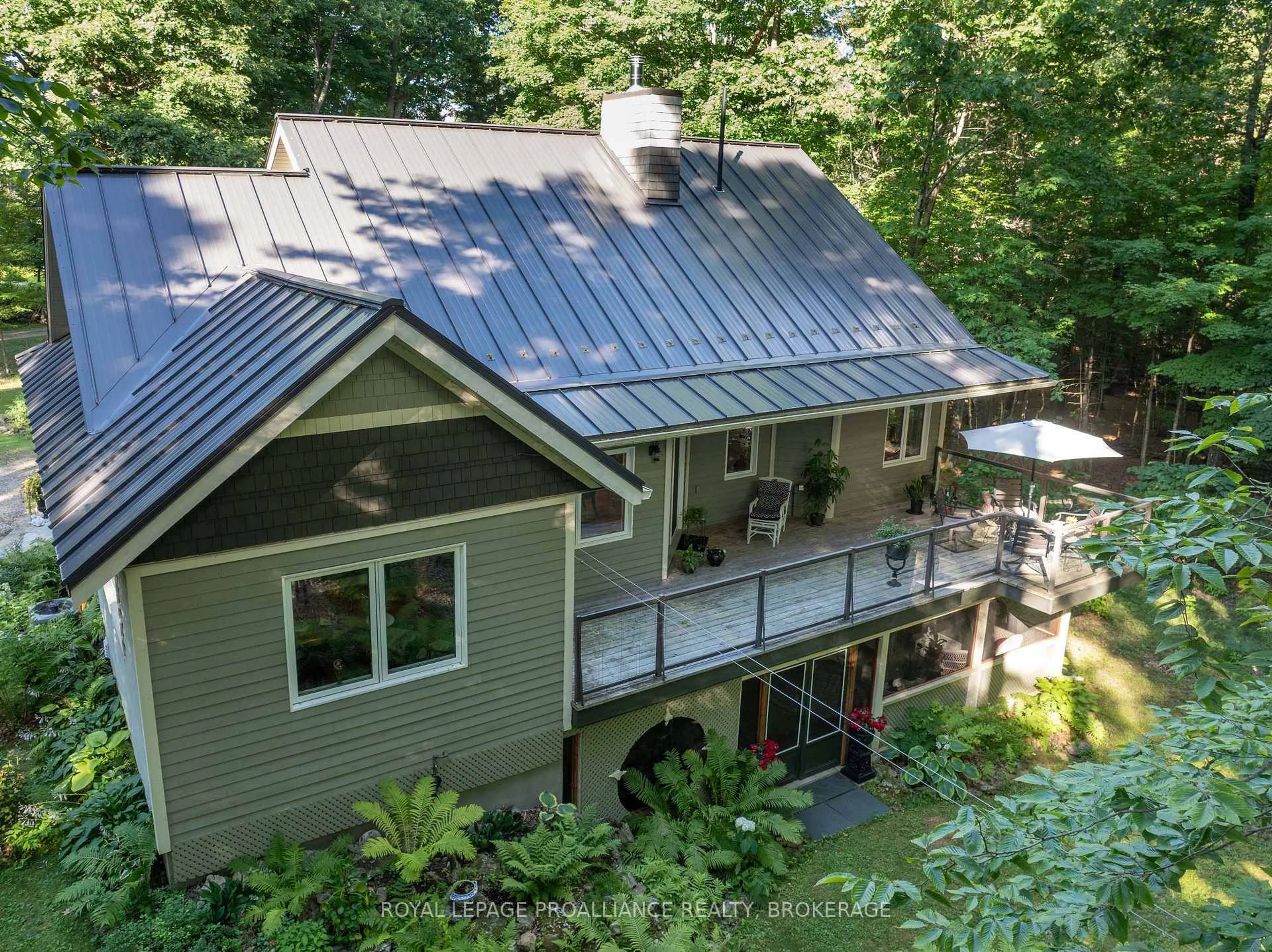 A pic from outside/outdoor area/front of a property/back of a property/a pic from drone, unknown for 141 Maplebush Tr, Perth Ontario K7H 3C7