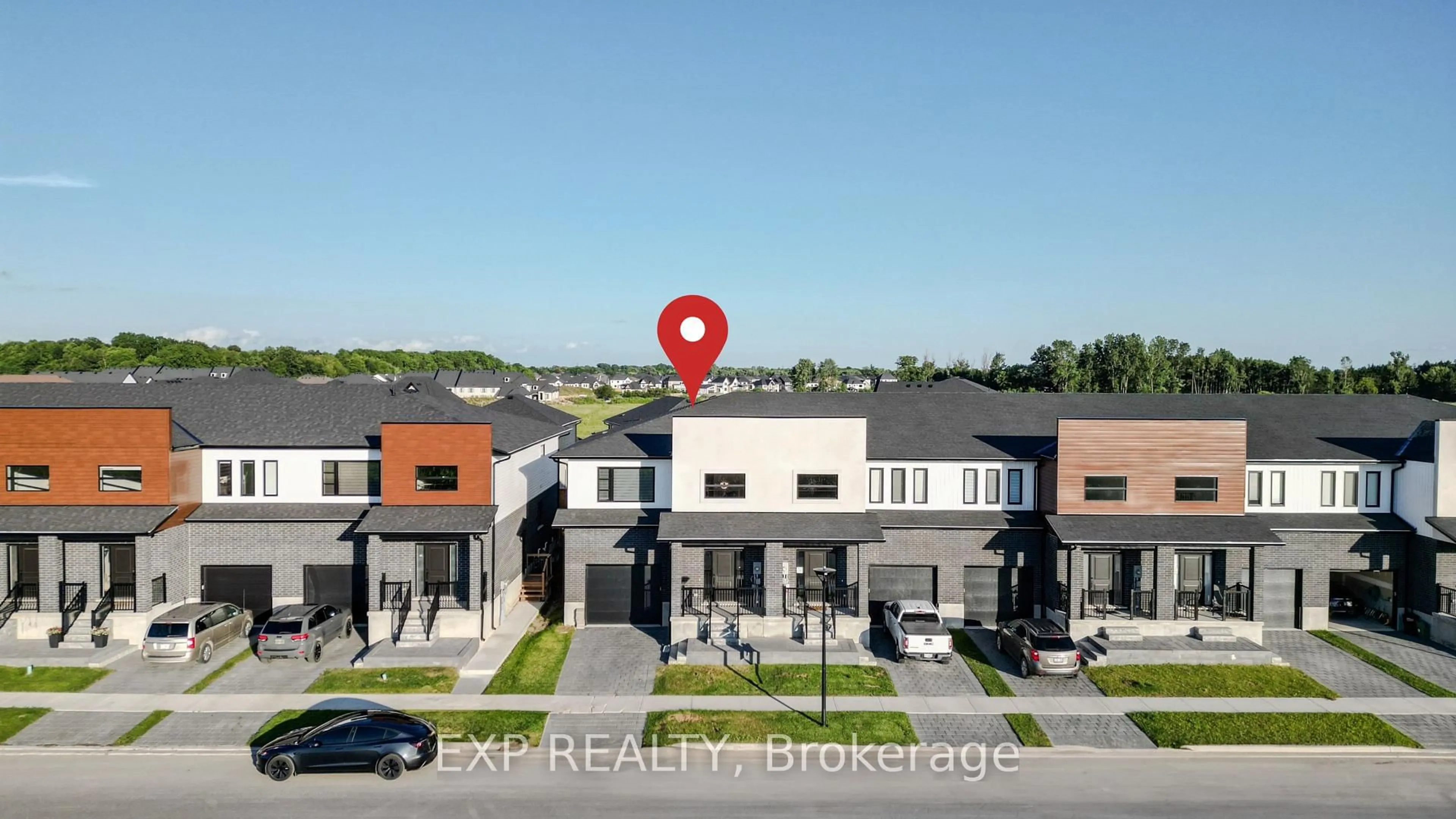 A pic from outside/outdoor area/front of a property/back of a property/a pic from drone, street for 6687 Royal Magnolia Ave, London South Ontario N6P 1H5