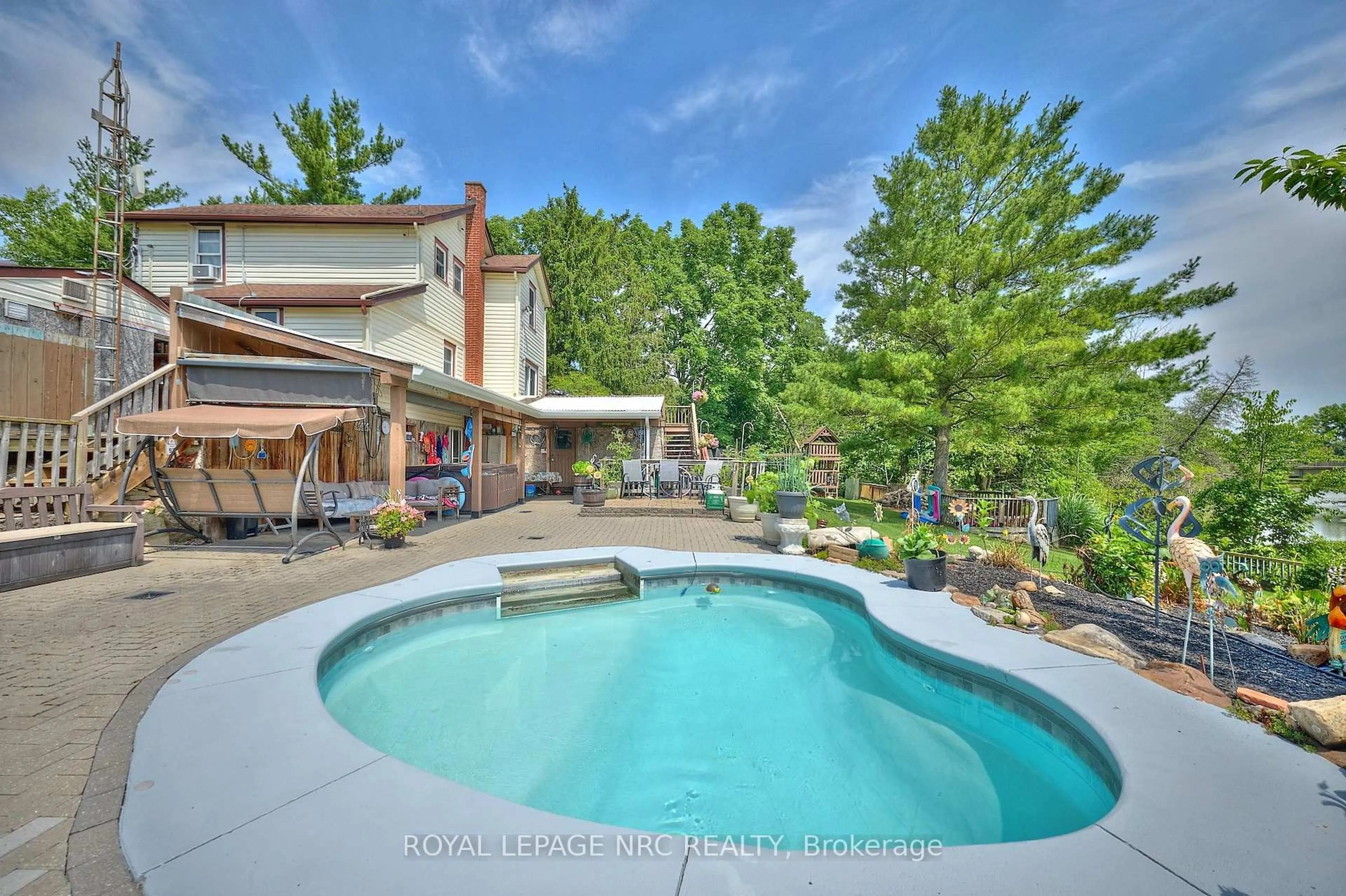 Pool for 10266 Willodell Rd, Niagara Falls Ontario L0S 1K0