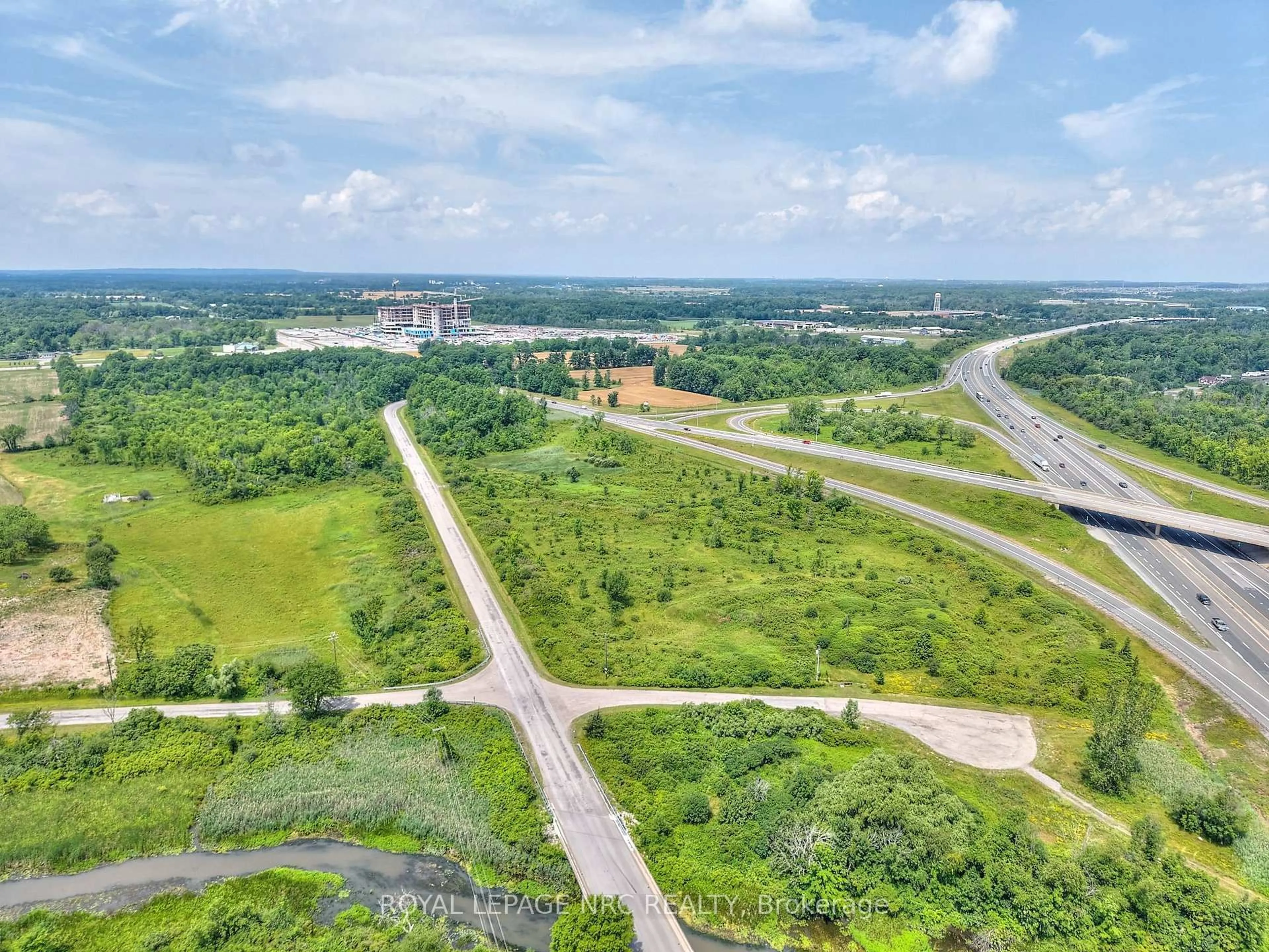 A pic from outside/outdoor area/front of a property/back of a property/a pic from drone, unknown for 10266 Willodell Rd, Niagara Falls Ontario L0S 1K0