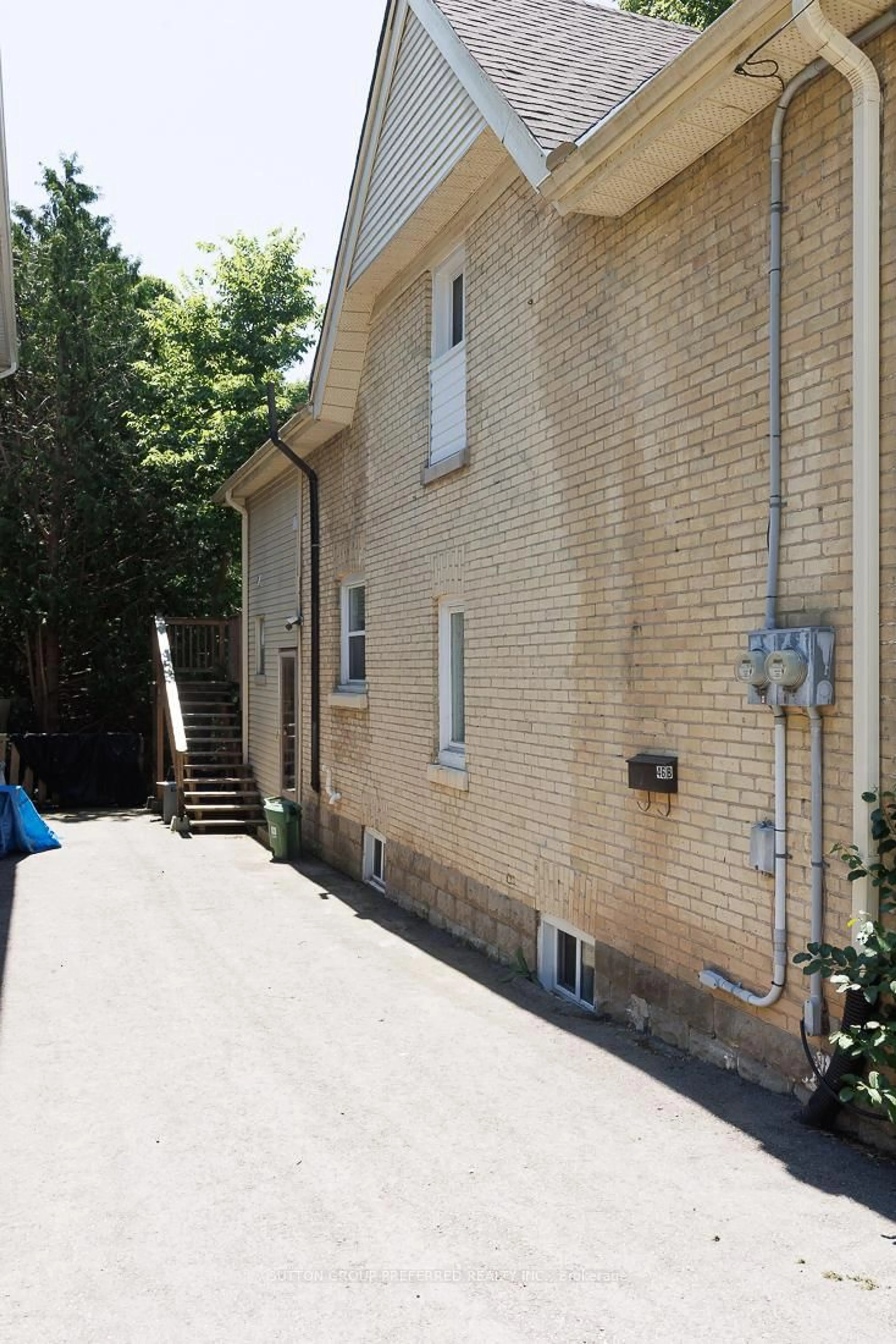 Unknown for 46 Springbank Dr, London South Ontario N6J 1E3