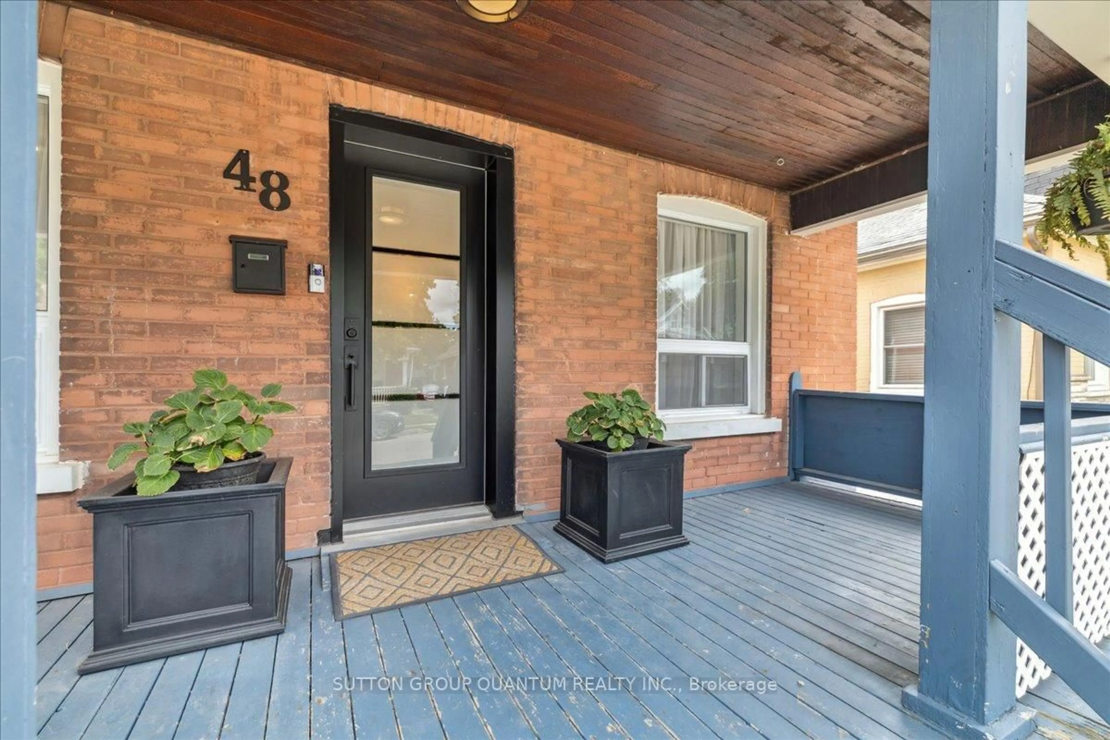 Indoor entryway for 48 Aberdeen Ave, Brantford Ontario N3S 1R8