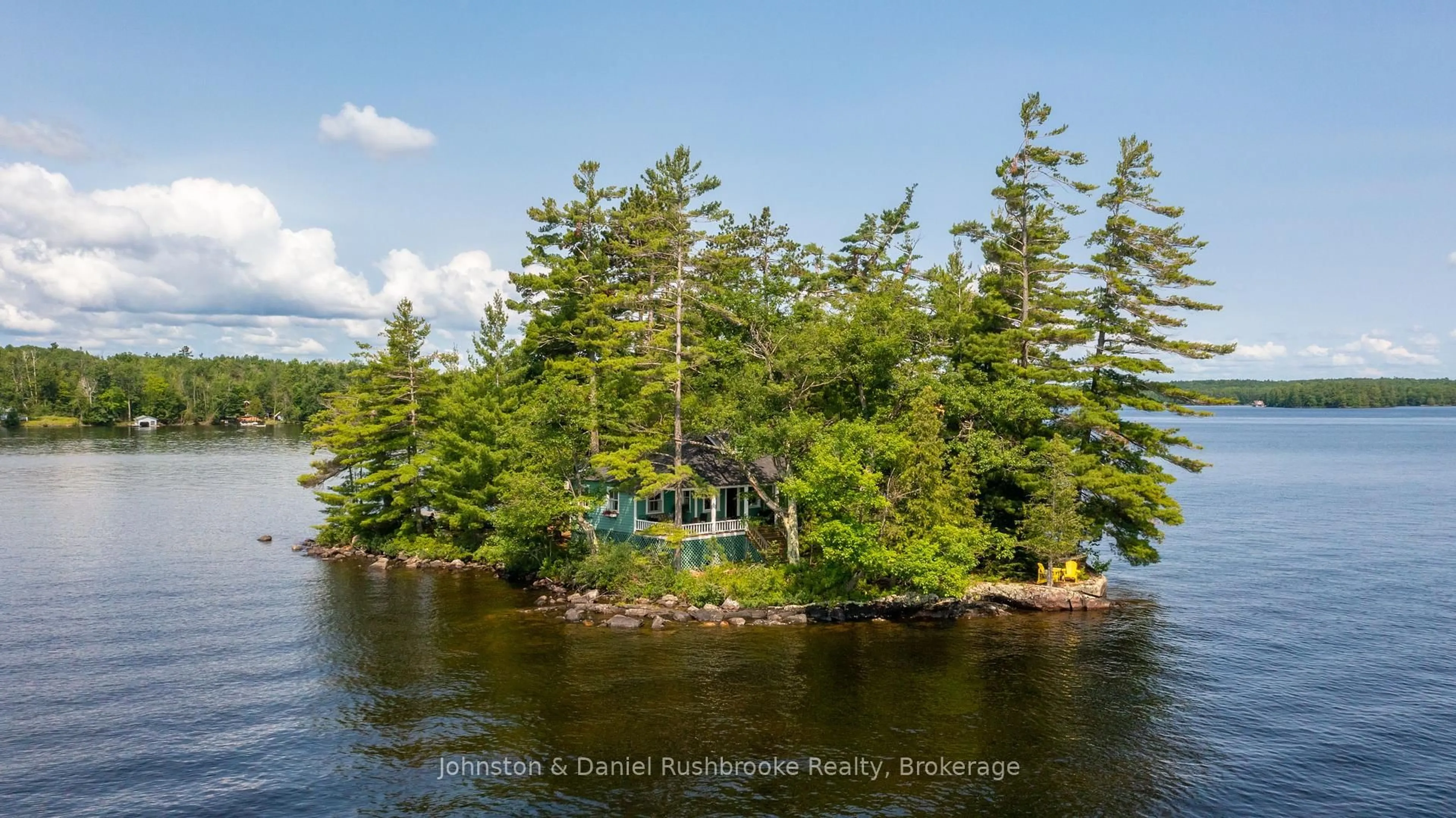 A pic from outside/outdoor area/front of a property/back of a property/a pic from drone, water/lake/river/ocean view for 1000 Regatta Island, Bracebridge Ontario P1L 1W8