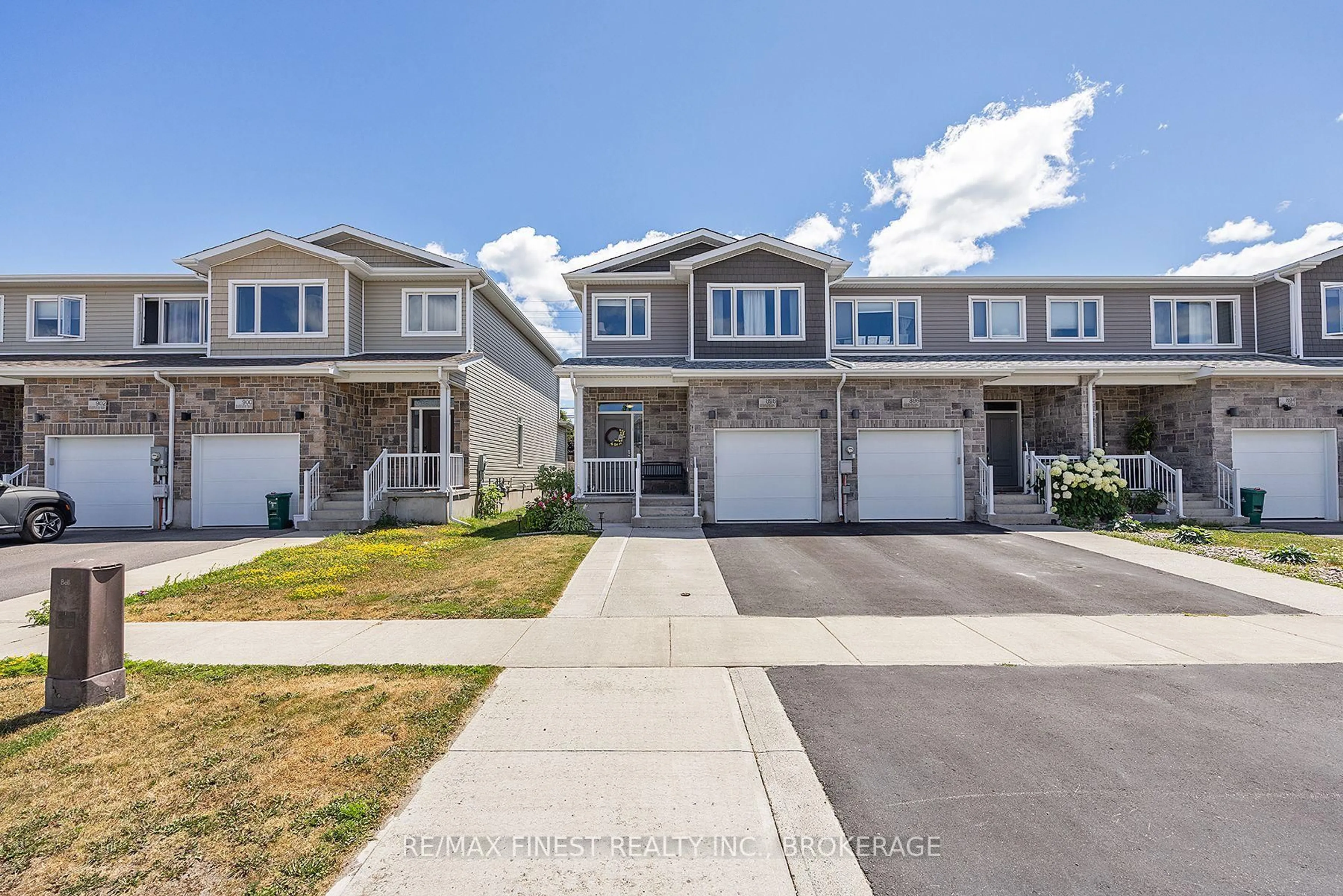 A pic from outside/outdoor area/front of a property/back of a property/a pic from drone, street for 898 Riverview Way, Kingston Ontario K7K 0J2