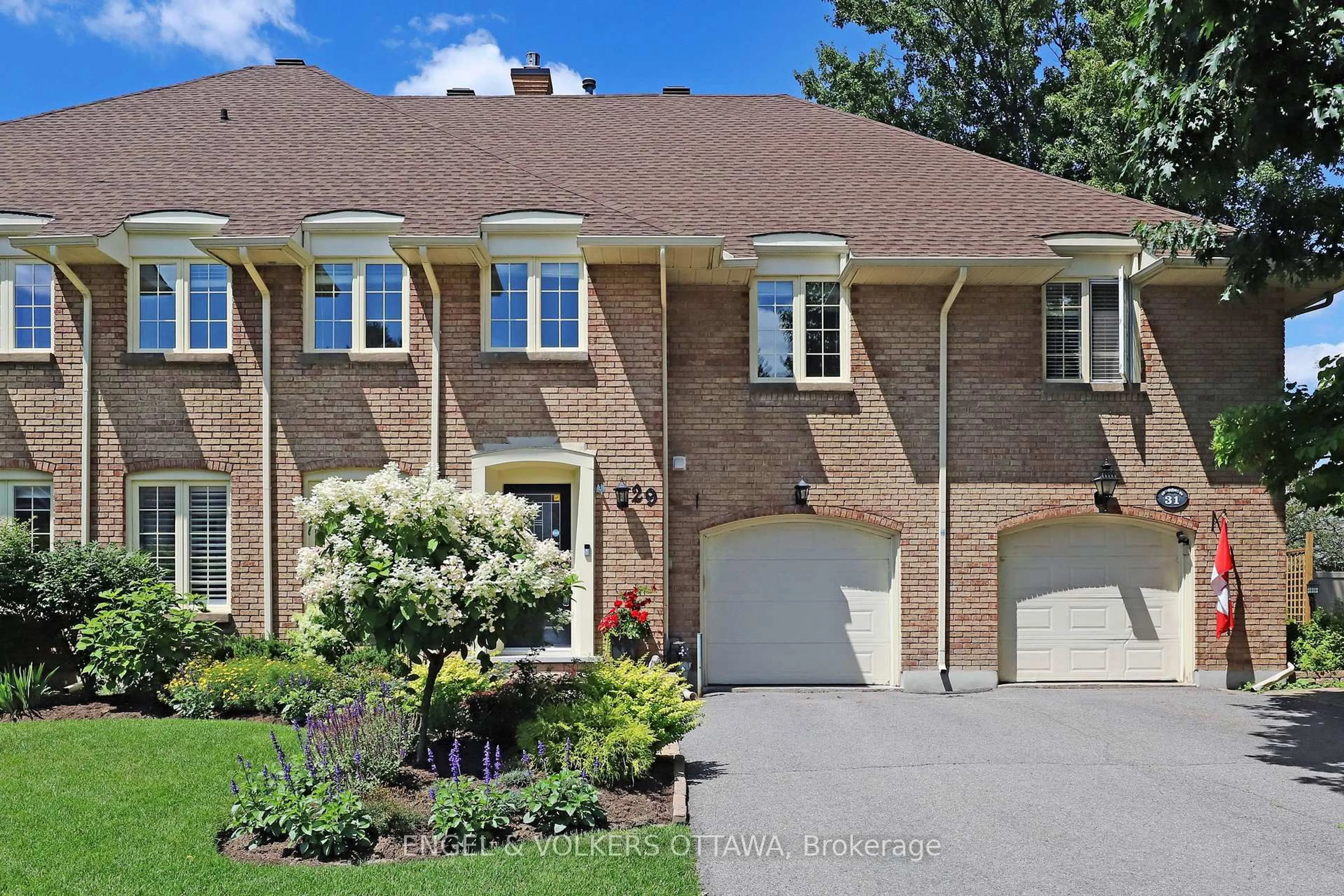Home with brick exterior material, street for 29 Chatsworth Cres, Ottawa Ontario K1V 9Z1